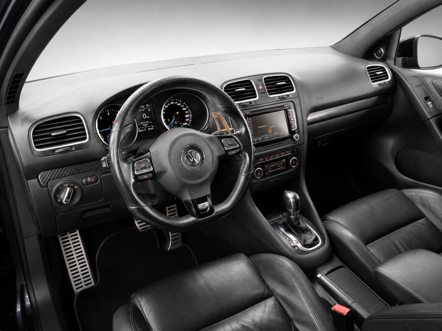 VW 2.0 TSI R DSG 4motion-image-10