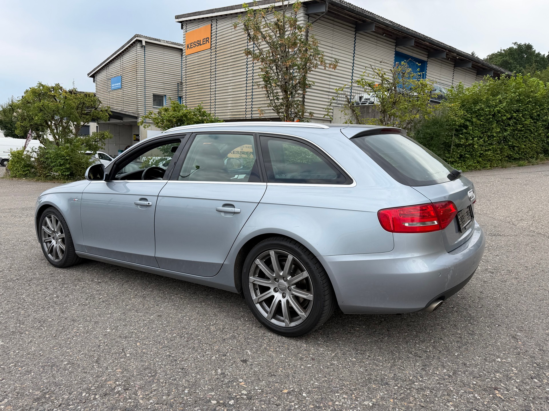 AUDI A4 Avant 3.0 TDI quattro-image-5