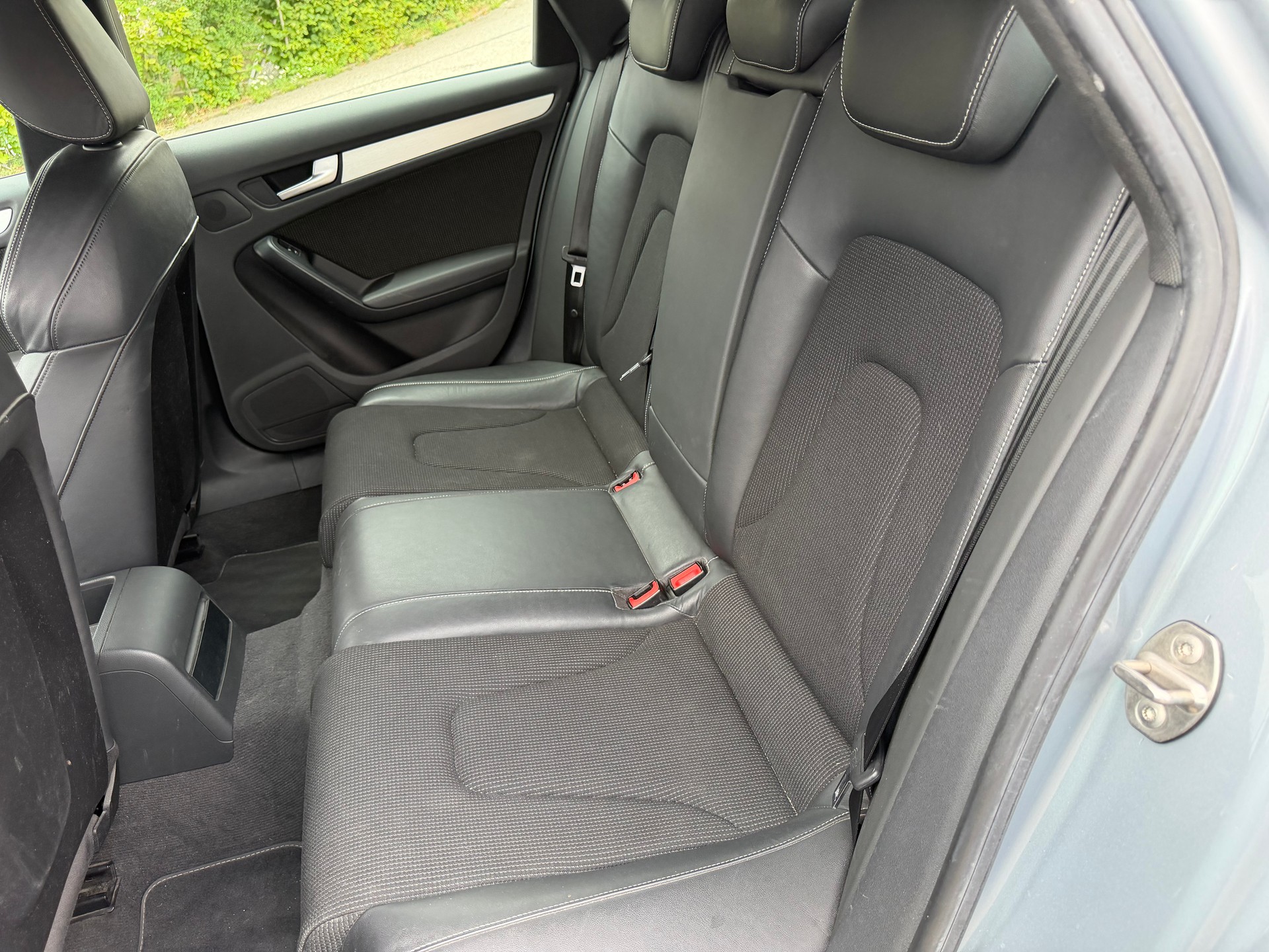 AUDI A4 Avant 3.0 TDI quattro-image-8