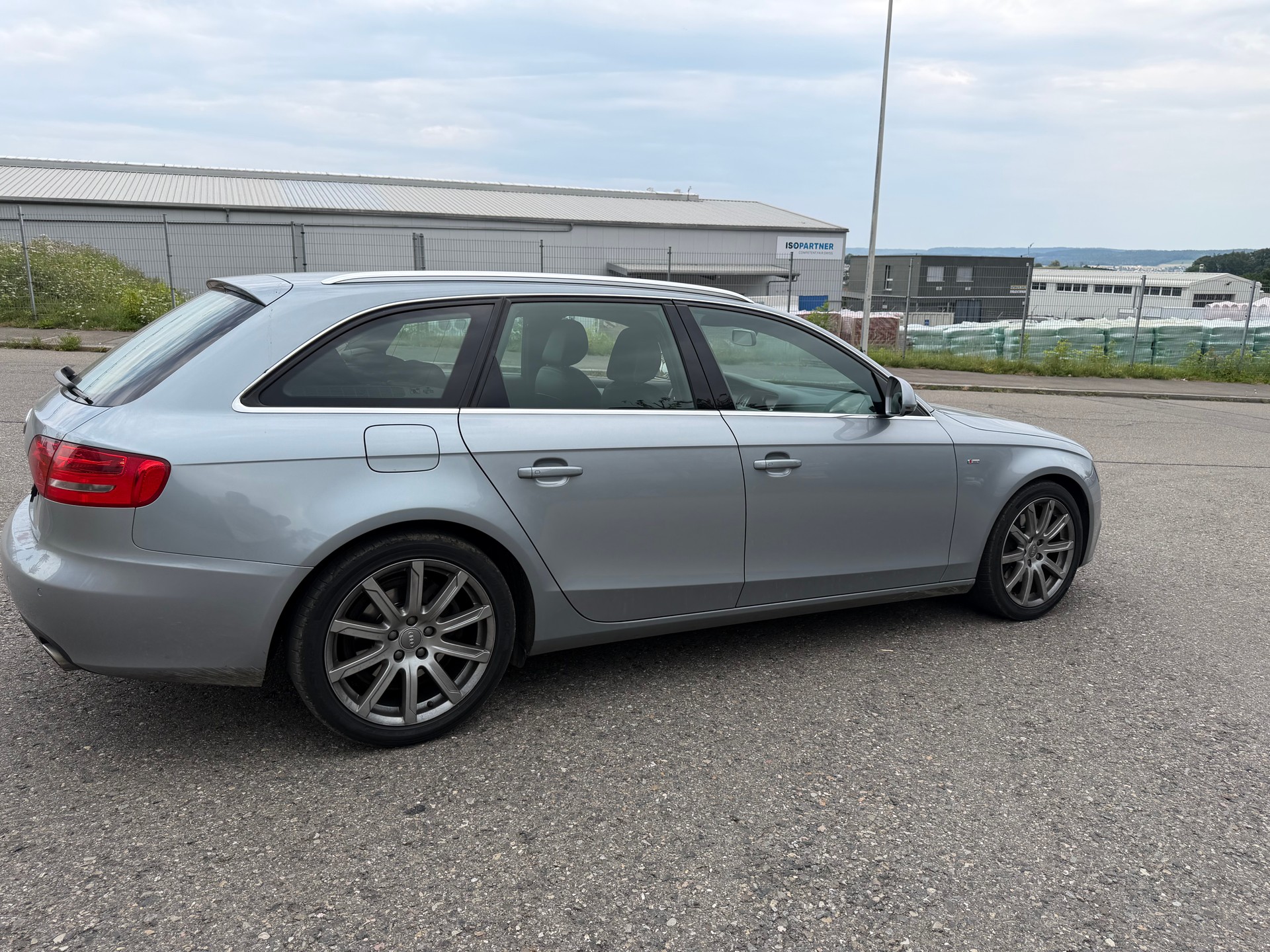 AUDI A4 Avant 3.0 TDI quattro-image-3