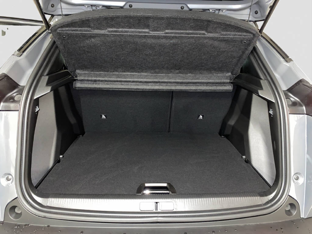 PEUGEOT 2008 e-GT-image-13