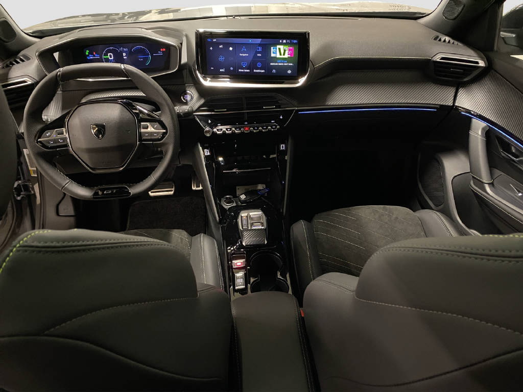 PEUGEOT 2008 e-GT-image-10