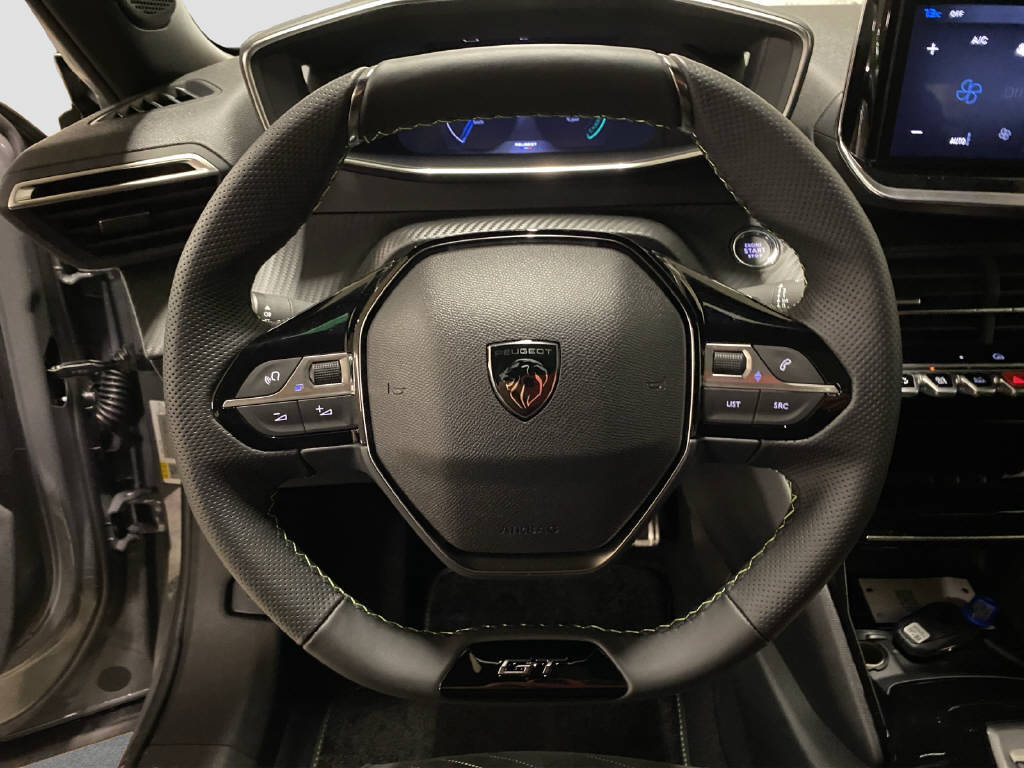 PEUGEOT 2008 e-GT-image-7