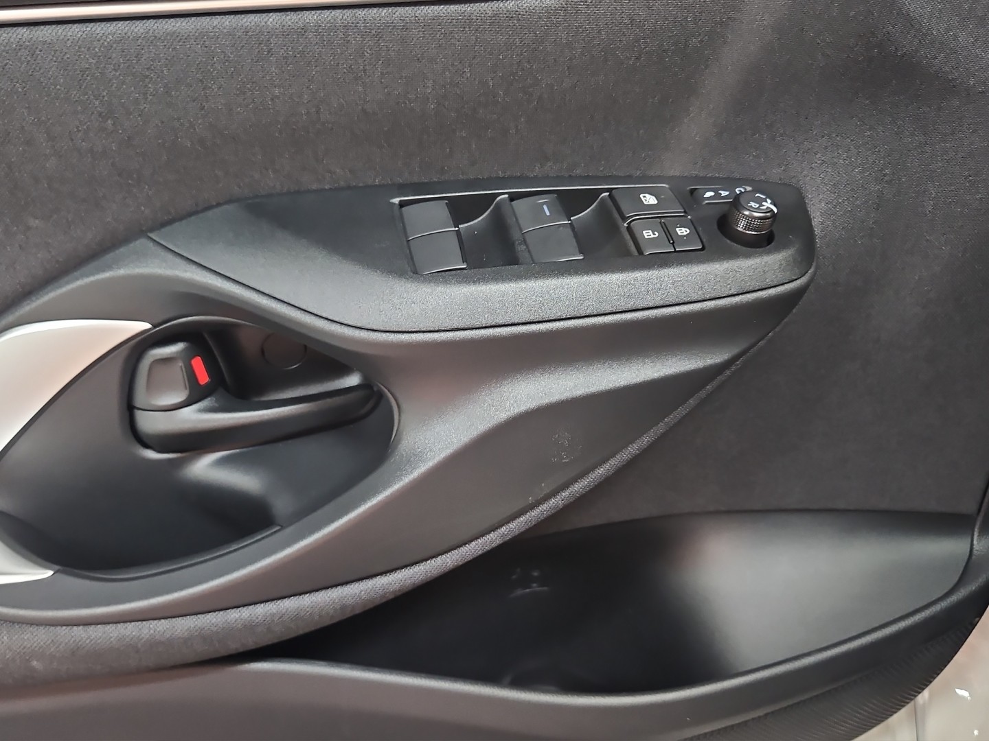 TOYOTA Yaris 1.5 Comfort e-CVT-image-19