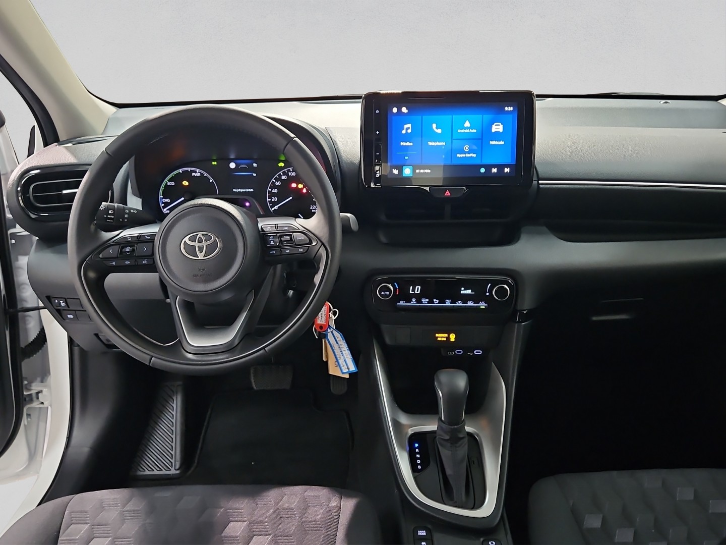 TOYOTA Yaris 1.5 Comfort e-CVT-image-13