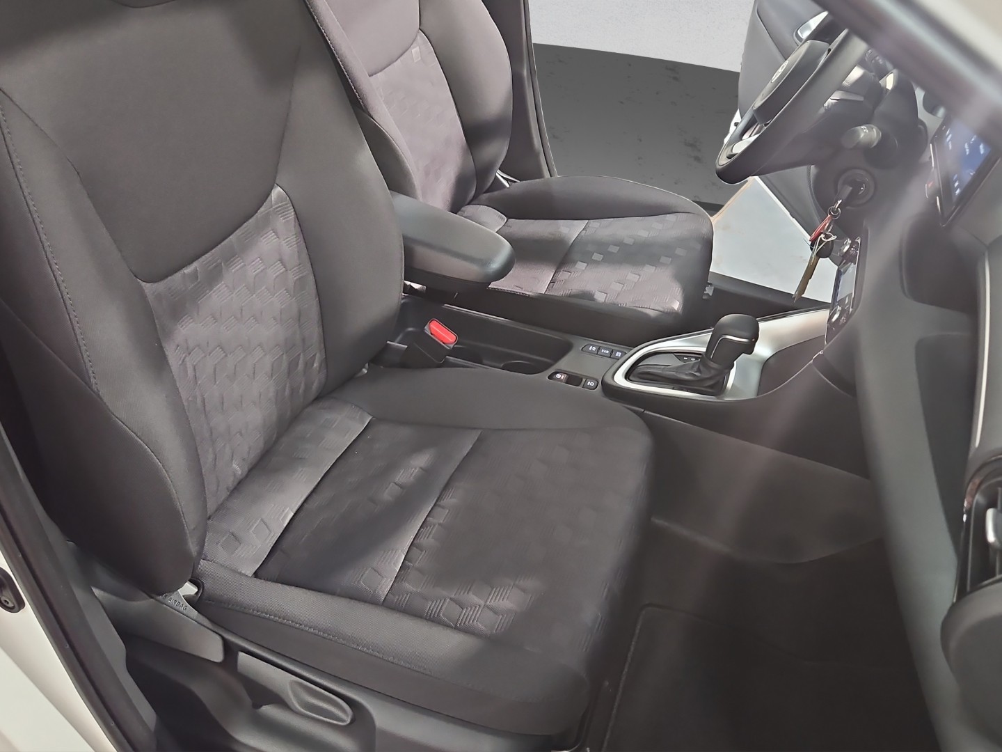 TOYOTA Yaris 1.5 Comfort e-CVT-image-16
