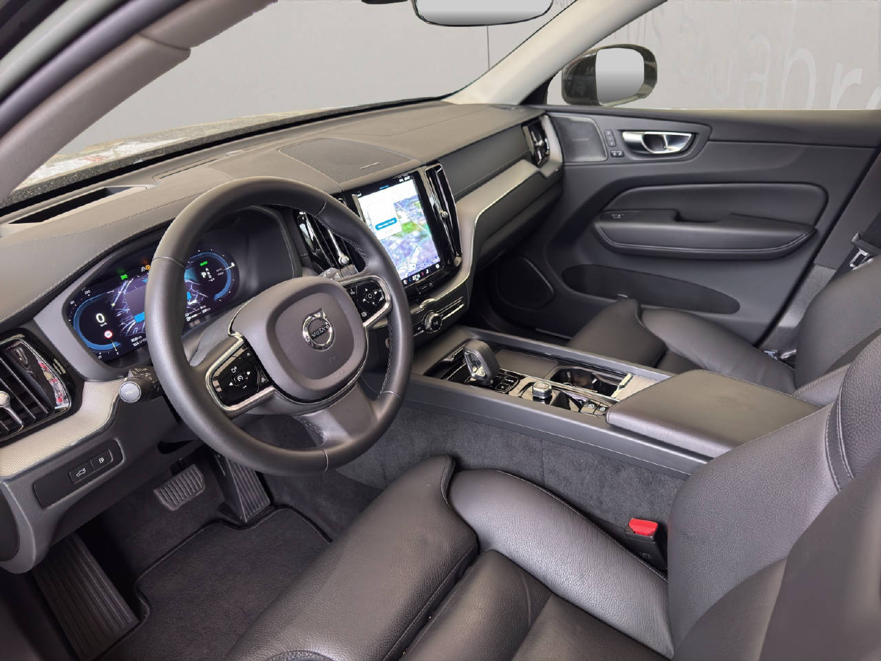 VOLVO XC60 2.0 T6 TE Ultimate Bright eAWD-image-9