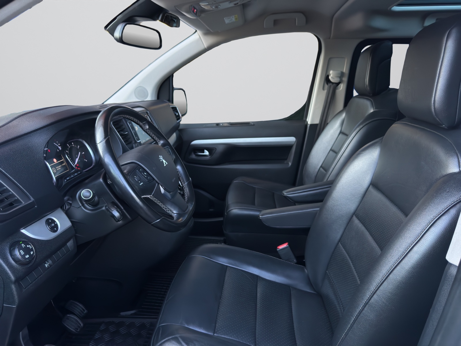 PEUGEOT Traveller Allure Standard-image-4