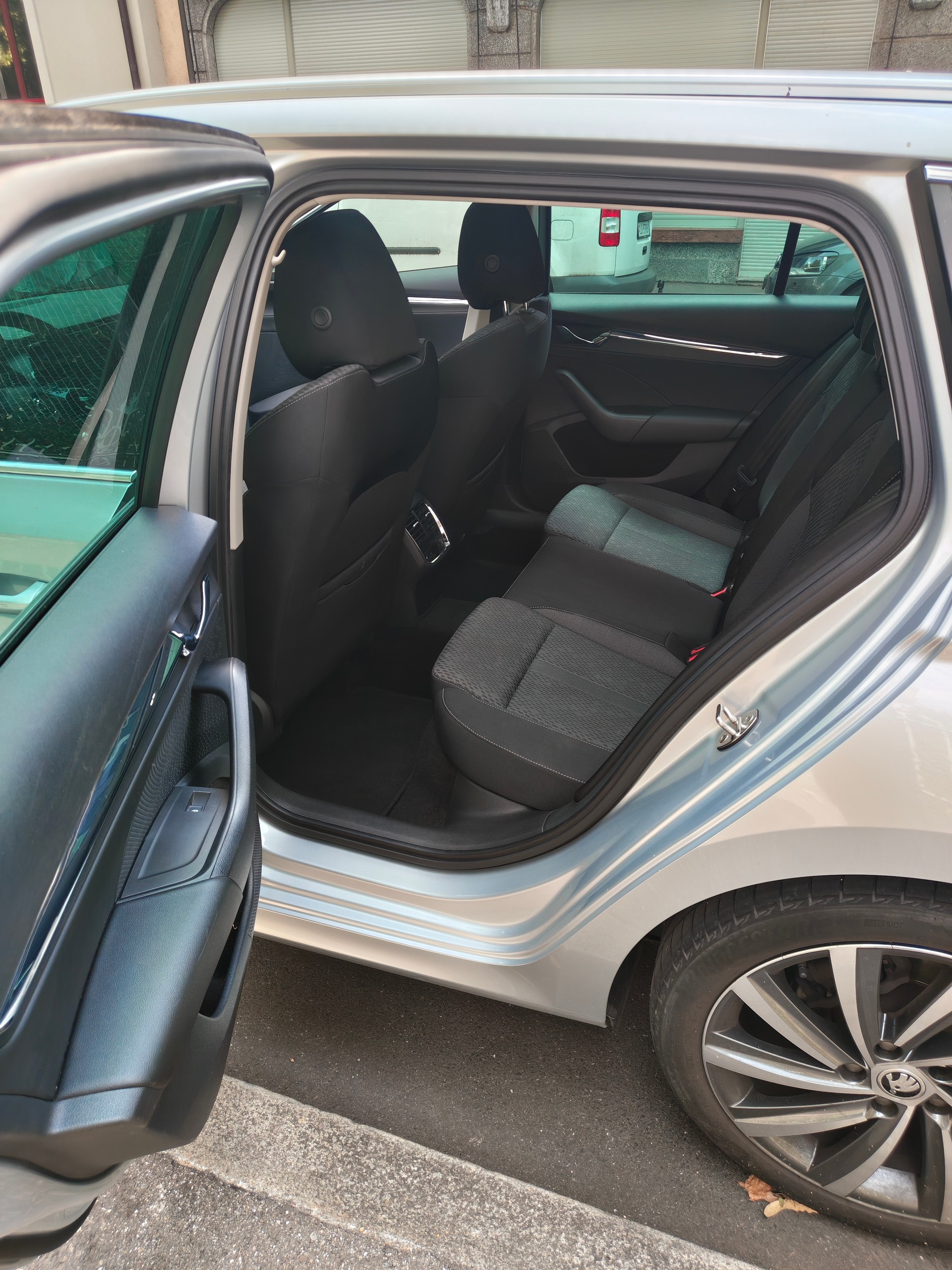 SKODA 2.0 TDI 150 Style DSG-image-3