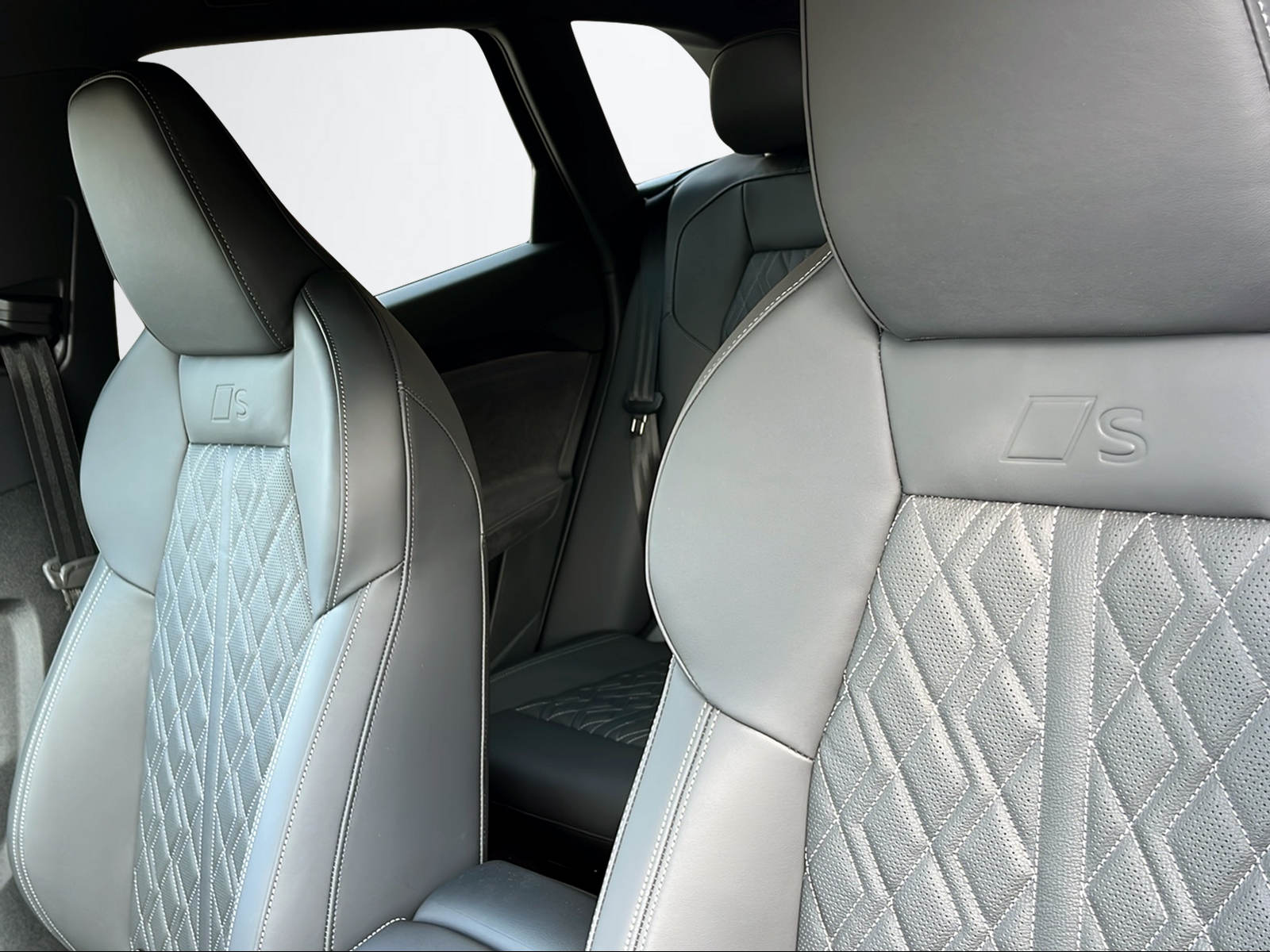 AUDI SQ5 SUV TFSI quat. 270 kW S t. 3000ccm 367PS/270kW 6 Zylinder V6 TFSI Benzin / mHEV-image-11