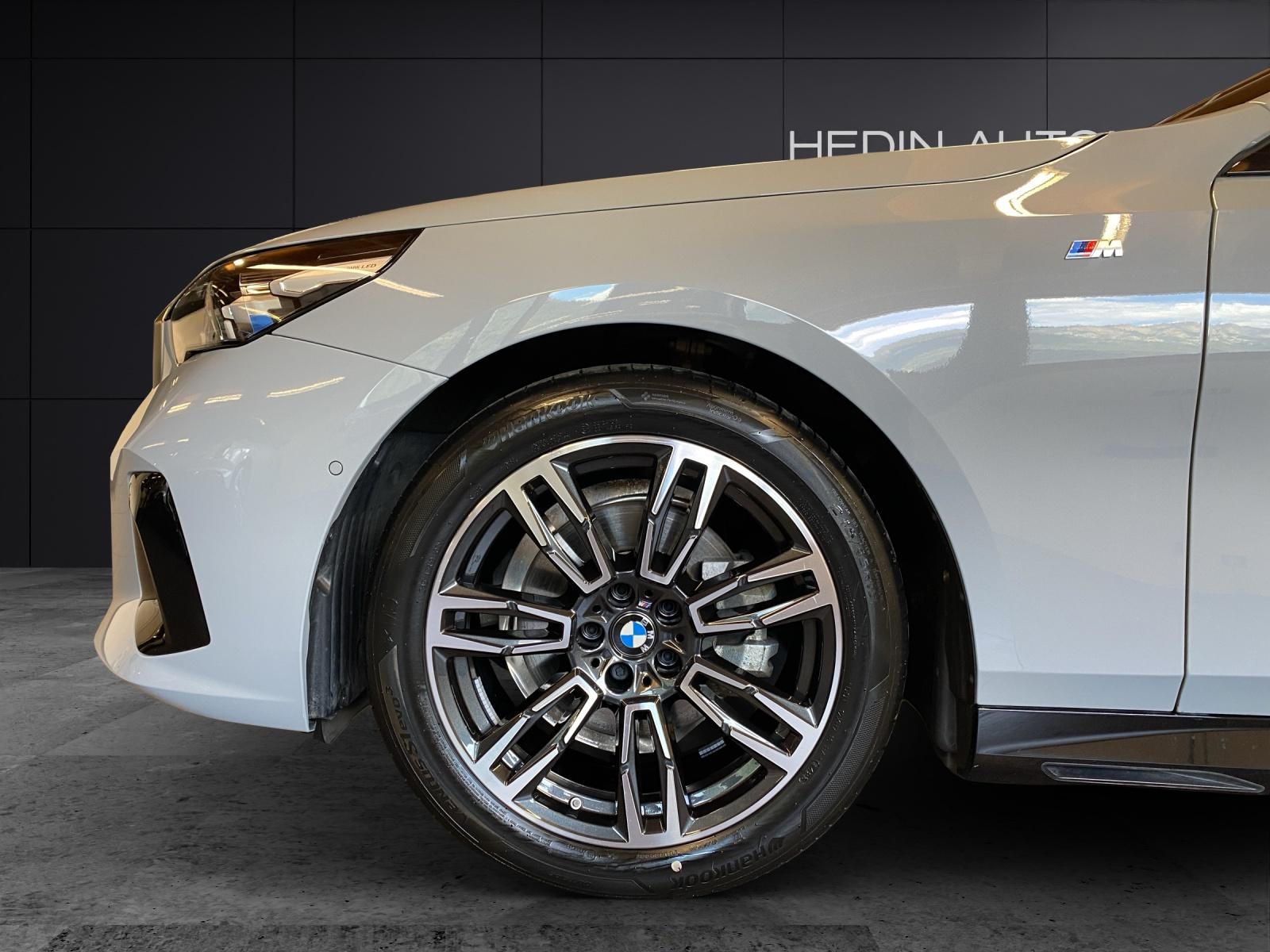 BMW 520d xDrive Touring-image-8