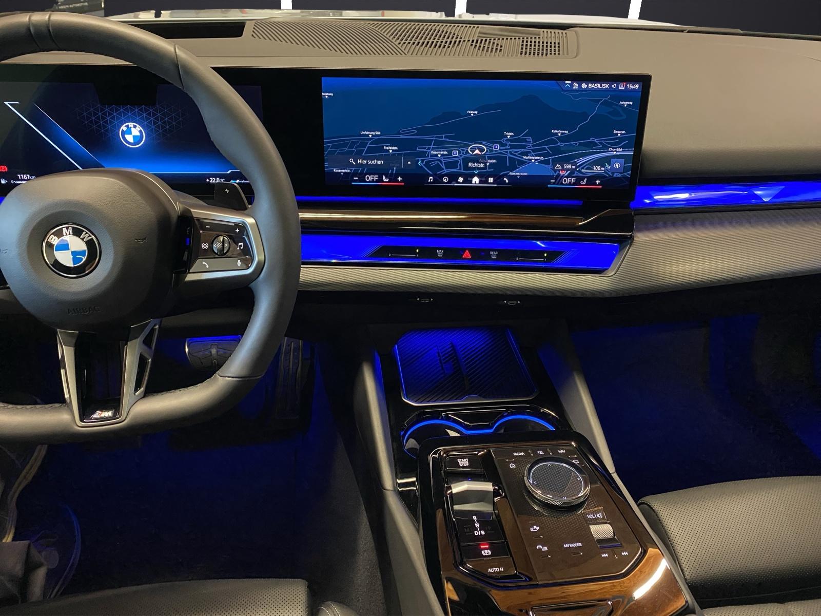 BMW 520d xDrive Touring-image-18
