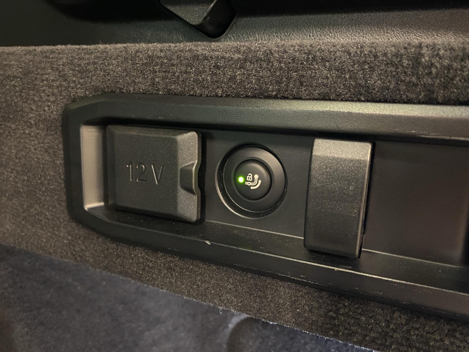 BMW 520d xDrive Touring-image-21