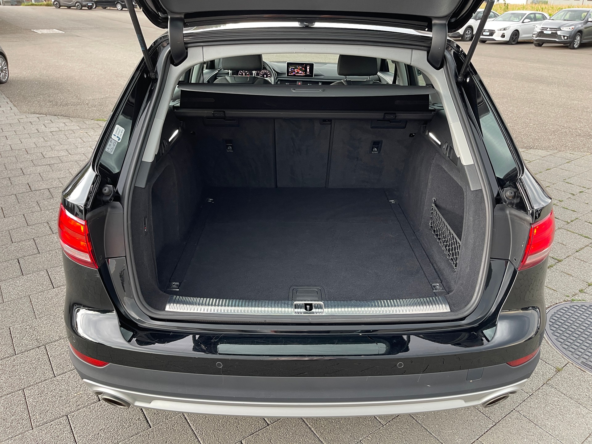 AUDI A4 allroad 45 TFSI quattro S-tronic-image-13