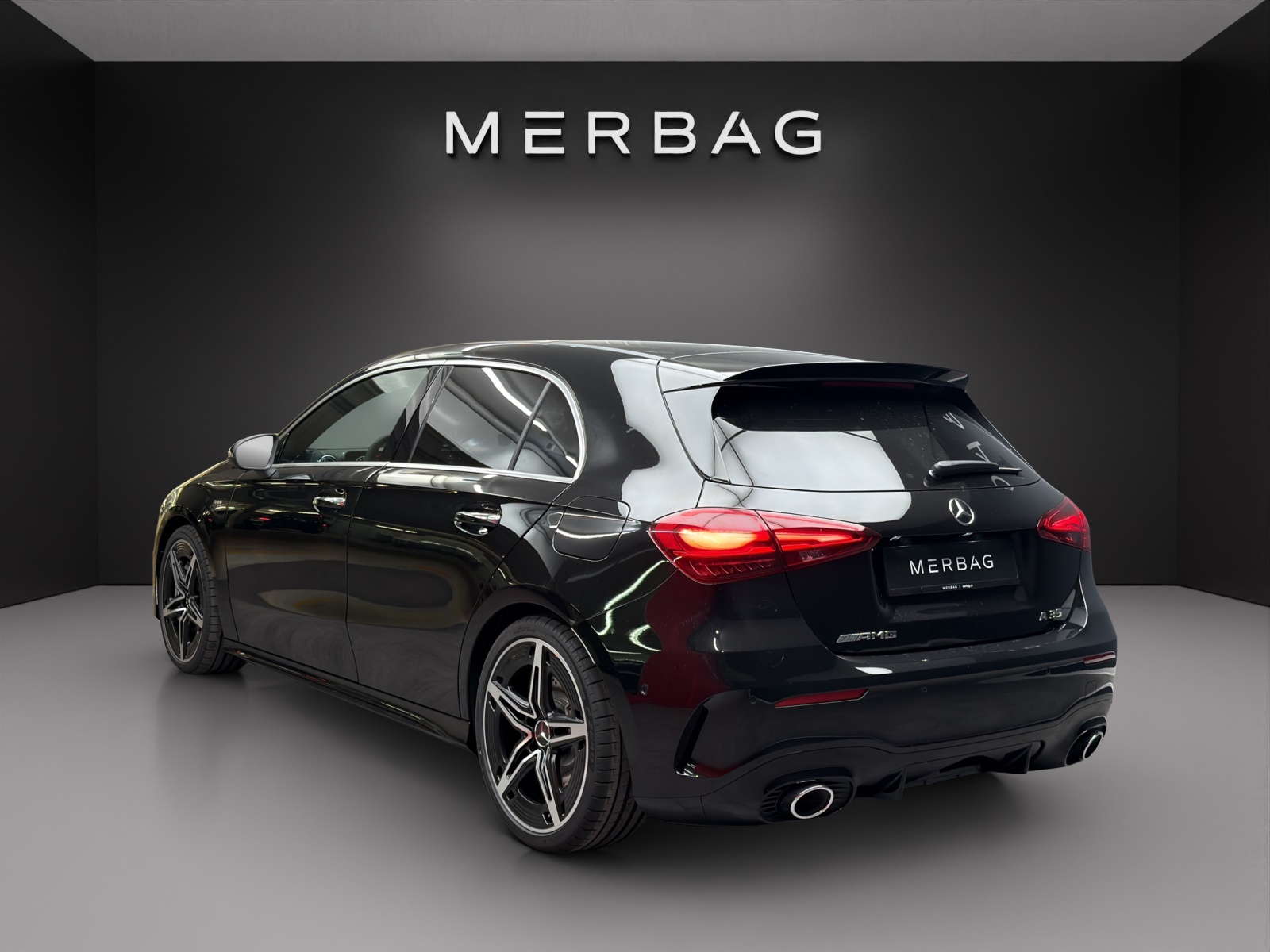 MERCEDES-BENZ AMG A 35 4MATIC Kompaktlimousine-image-3