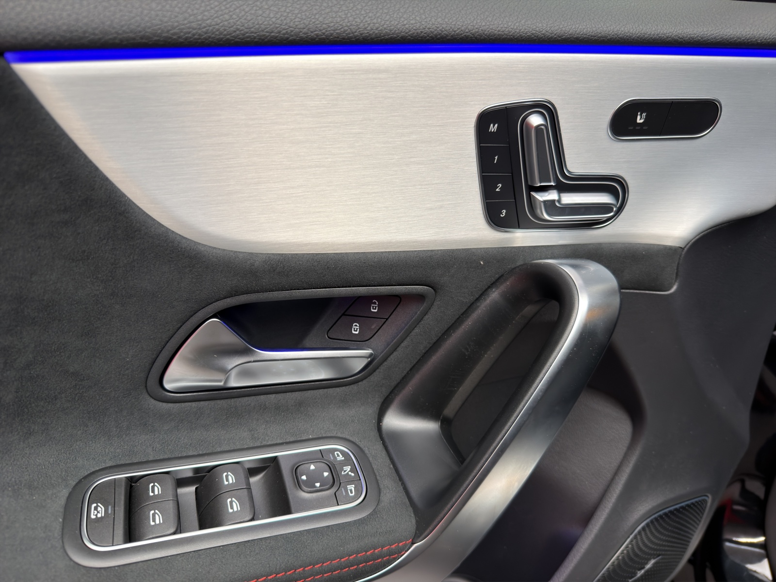 MERCEDES-BENZ AMG A 35 4MATIC Kompaktlimousine-image-11