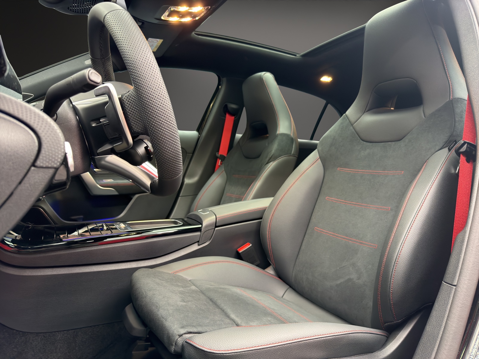 MERCEDES-BENZ AMG A 35 4MATIC Kompaktlimousine-image-8