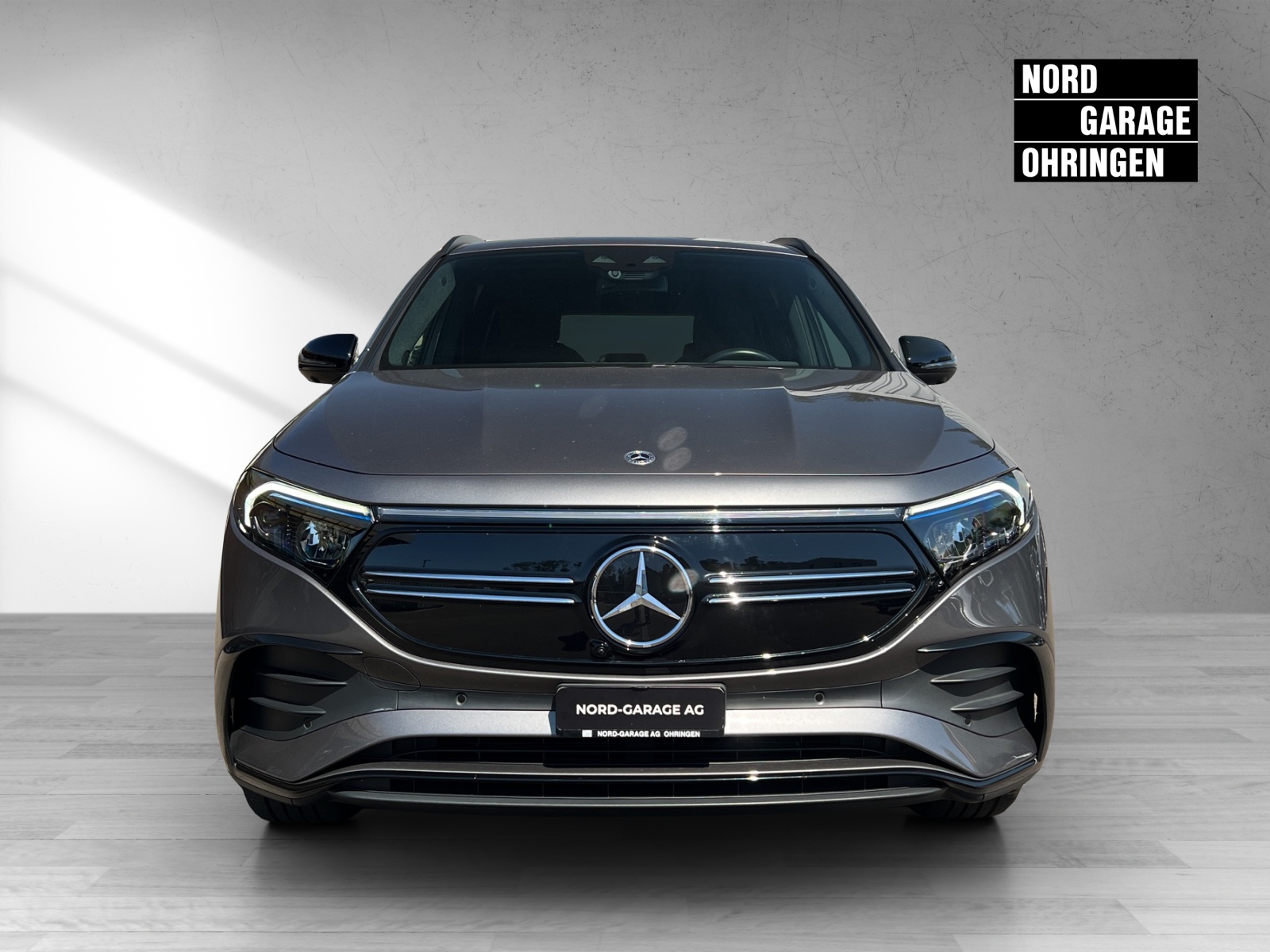 MERCEDES-BENZ EQA 300 AMG Line 4Matic-image-1