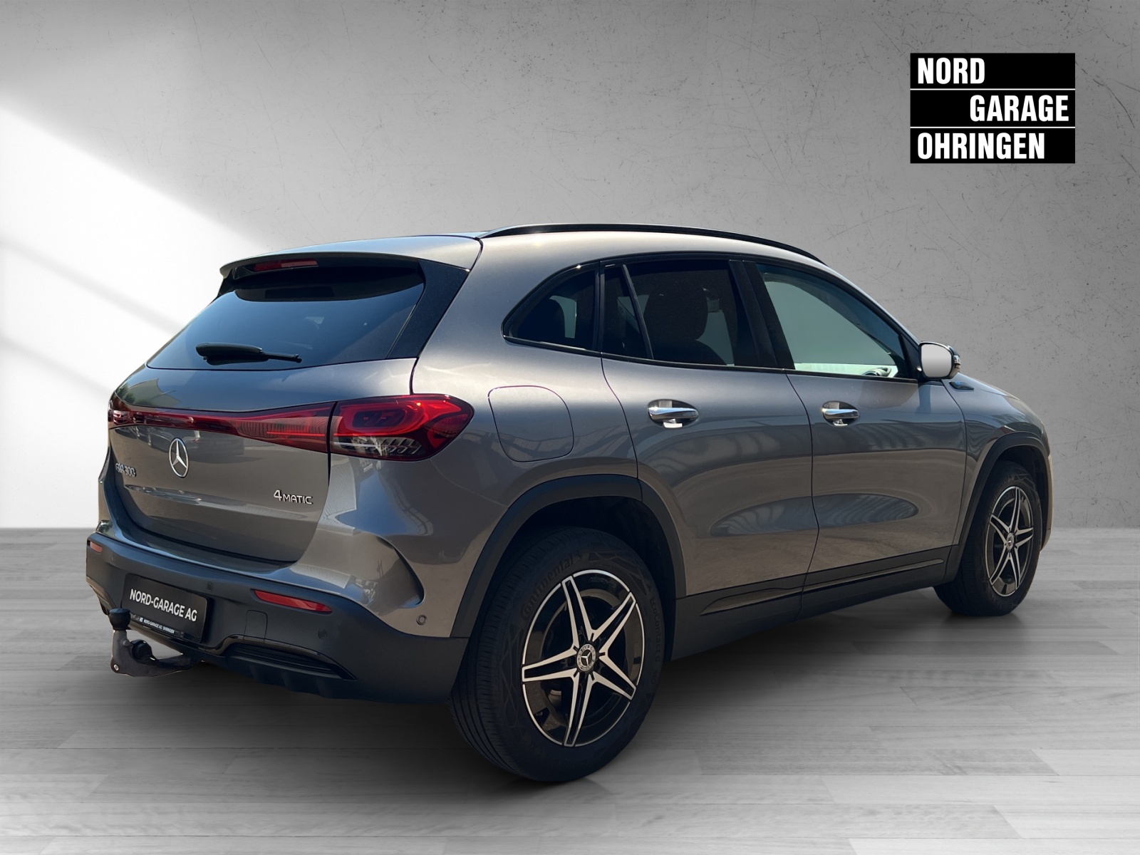 MERCEDES-BENZ EQA 300 AMG Line 4Matic-image-4