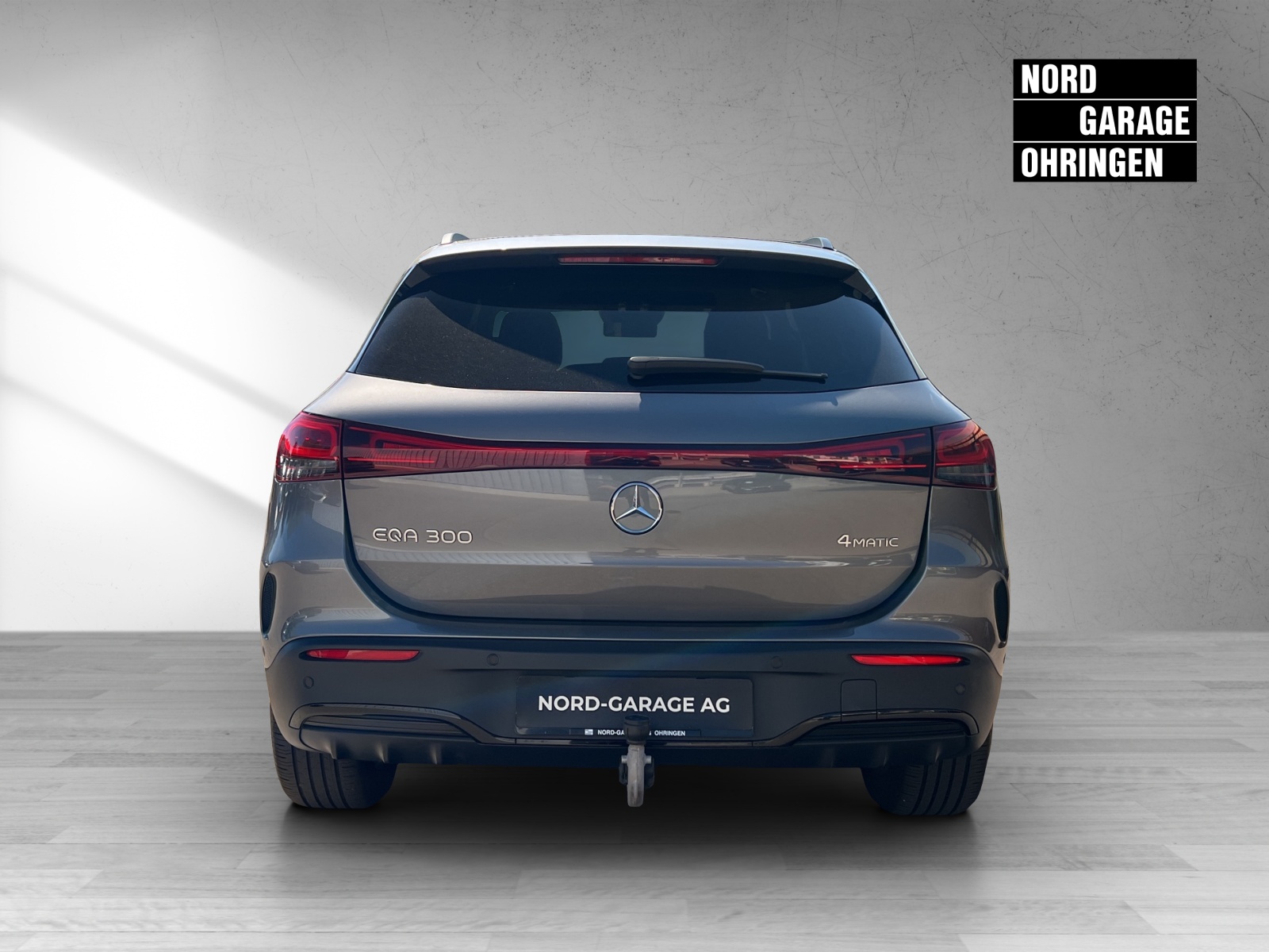 MERCEDES-BENZ EQA 300 AMG Line 4Matic-image-3