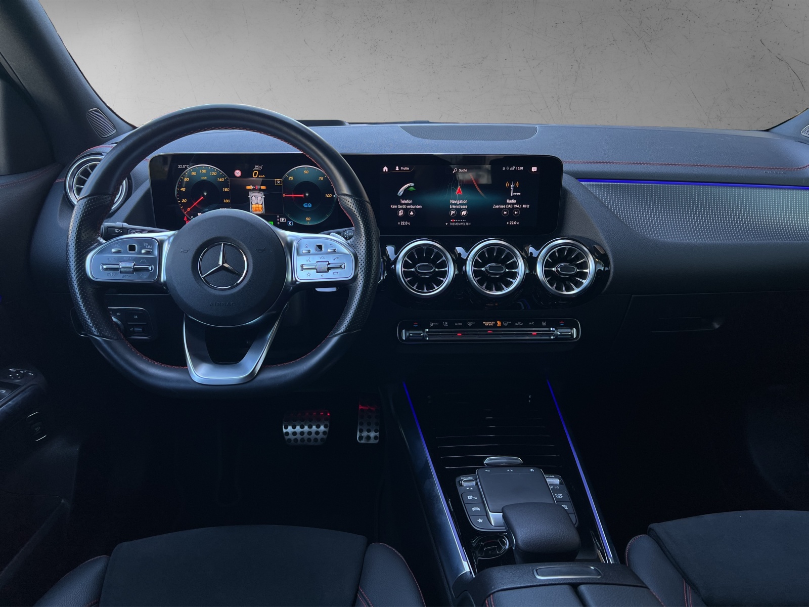 MERCEDES-BENZ EQA 300 AMG Line 4Matic-image-7