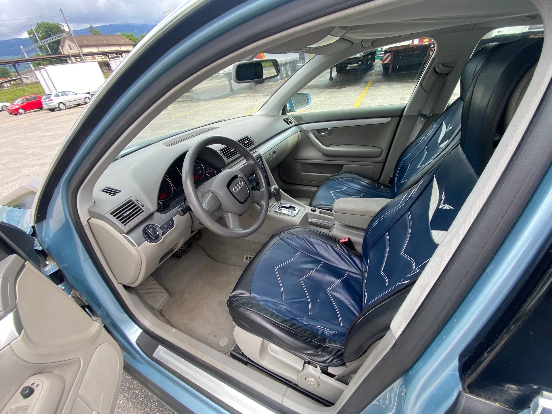 AUDI A4 Avant 2.5 TDI multitronic-image-17