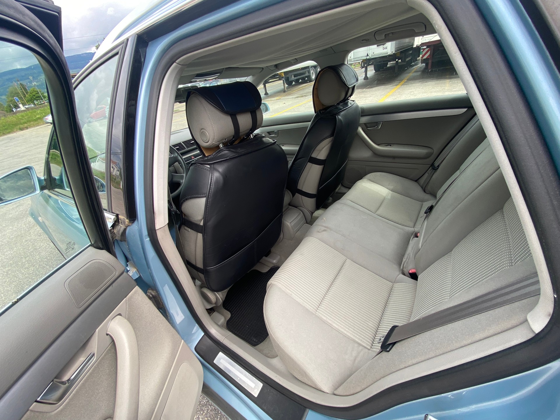 AUDI A4 Avant 2.5 TDI multitronic-image-16