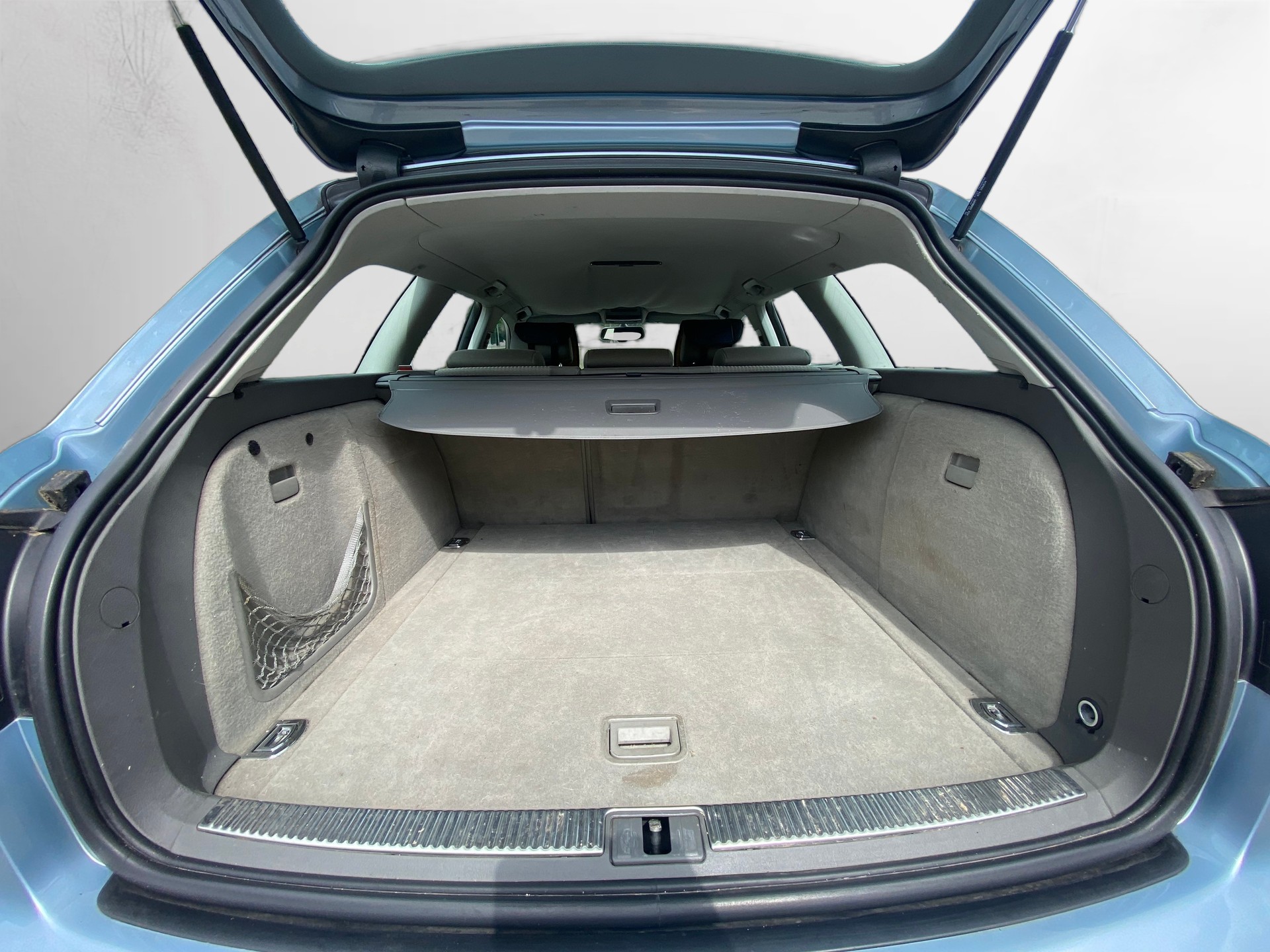 AUDI A4 Avant 2.5 TDI multitronic-image-15