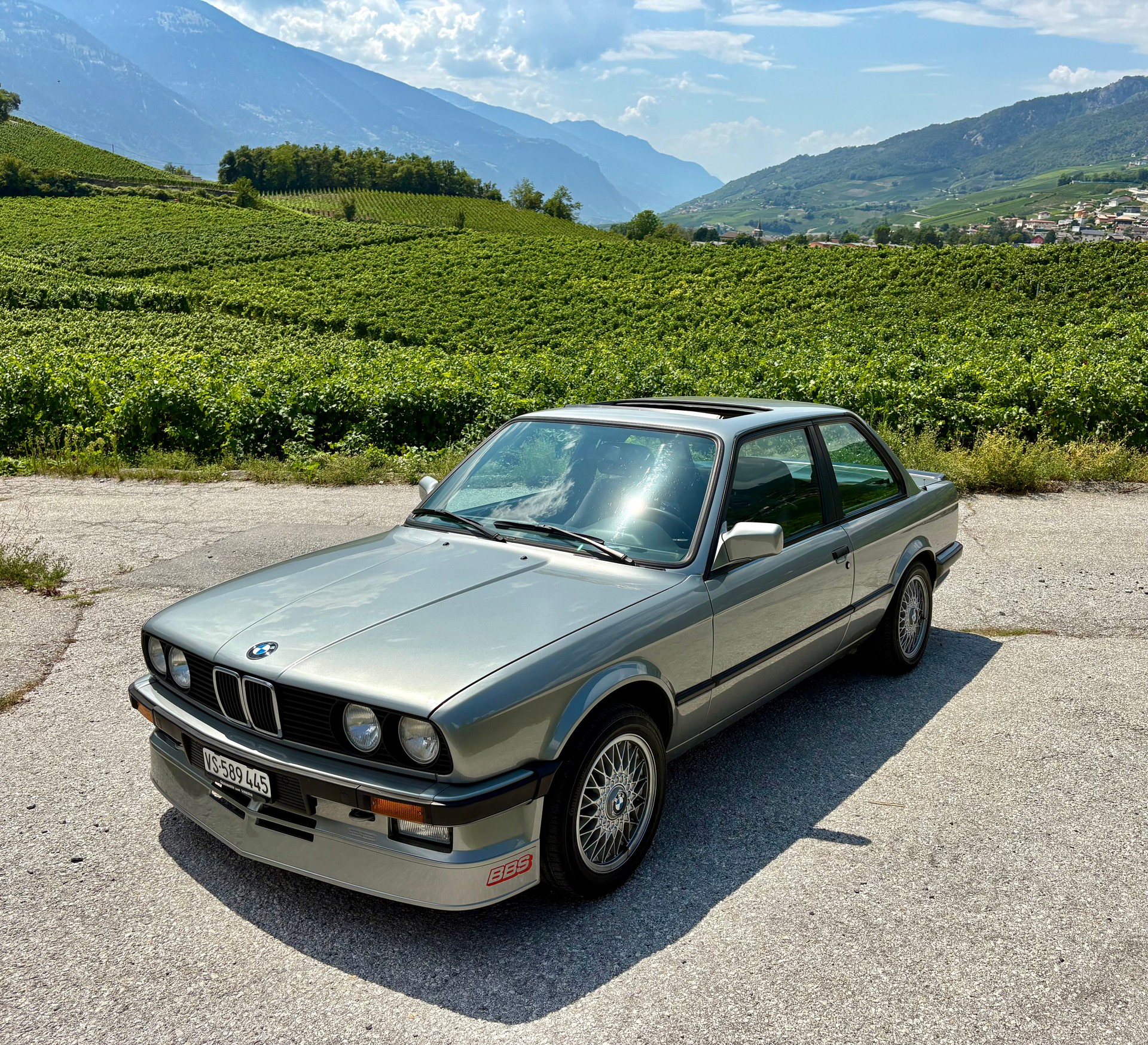 BMW 325iX-image-0