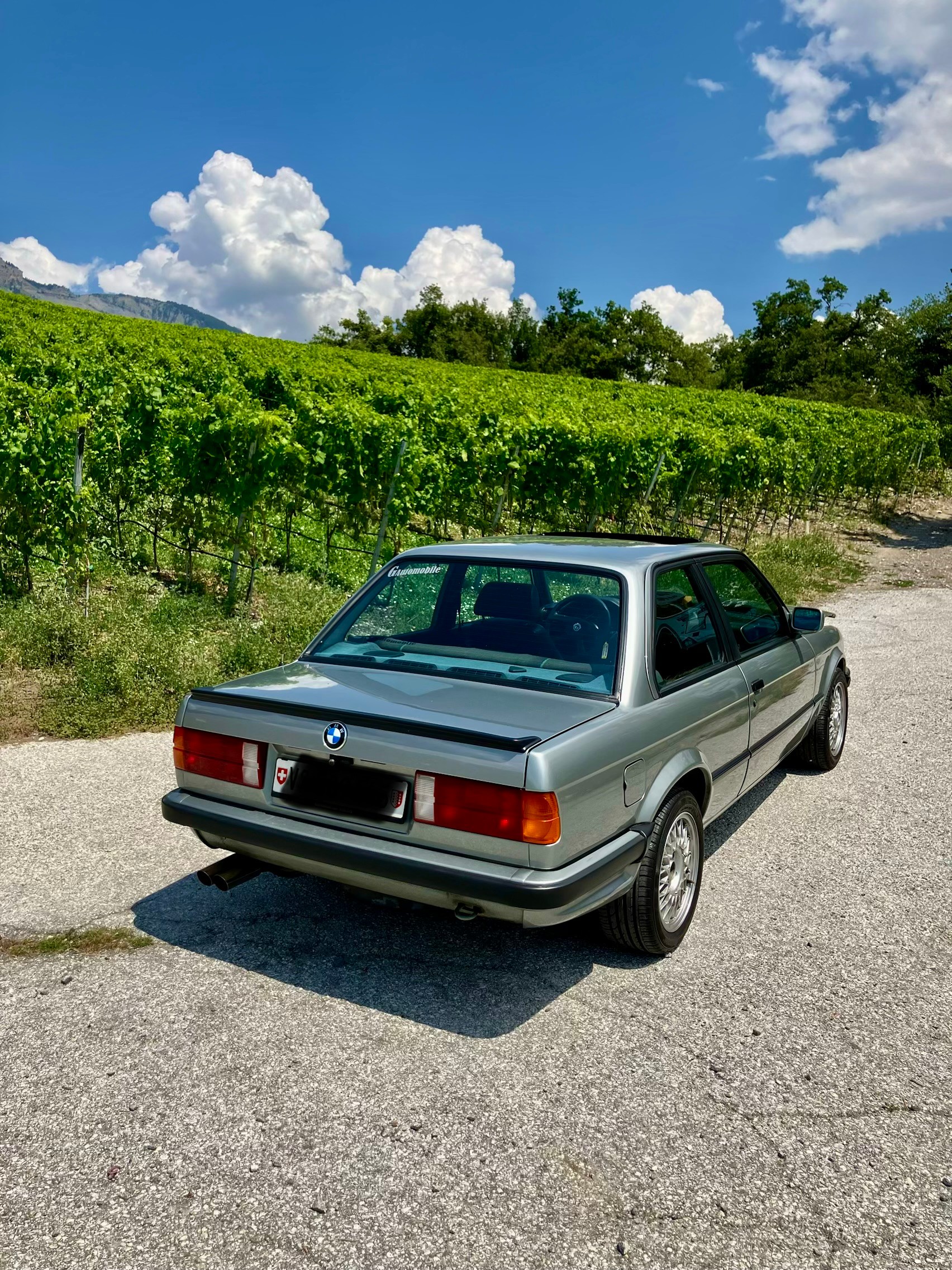 BMW 325iX-image-1