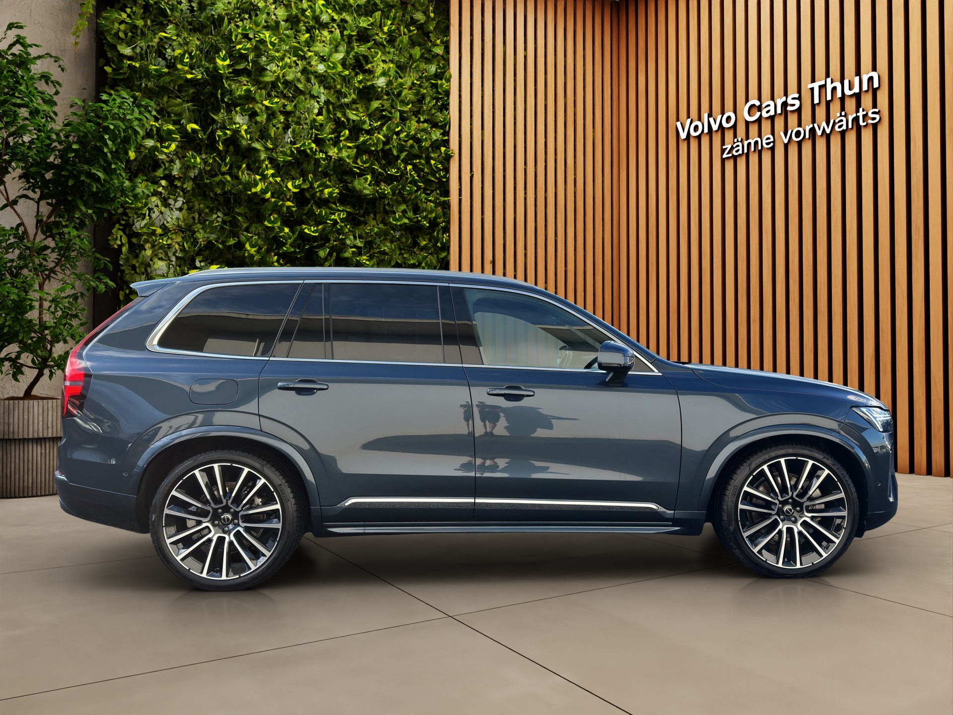 VOLVO XC90 2.0 T8 TE Ultra Bright eAWD-showroom-element-3