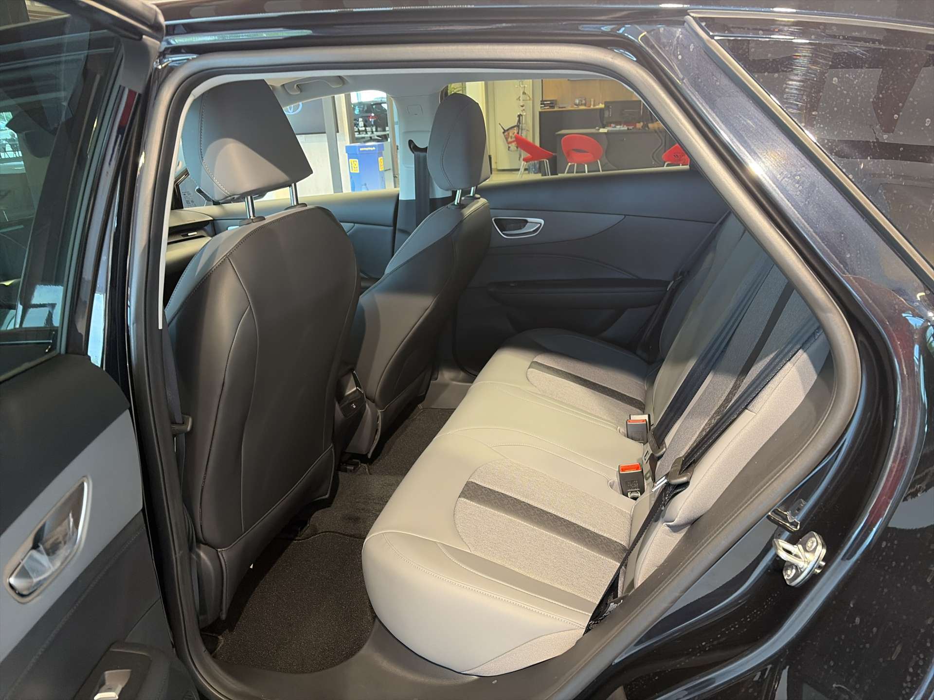 MG 4 EV 64kWh Premium Facelift Automat-image-6