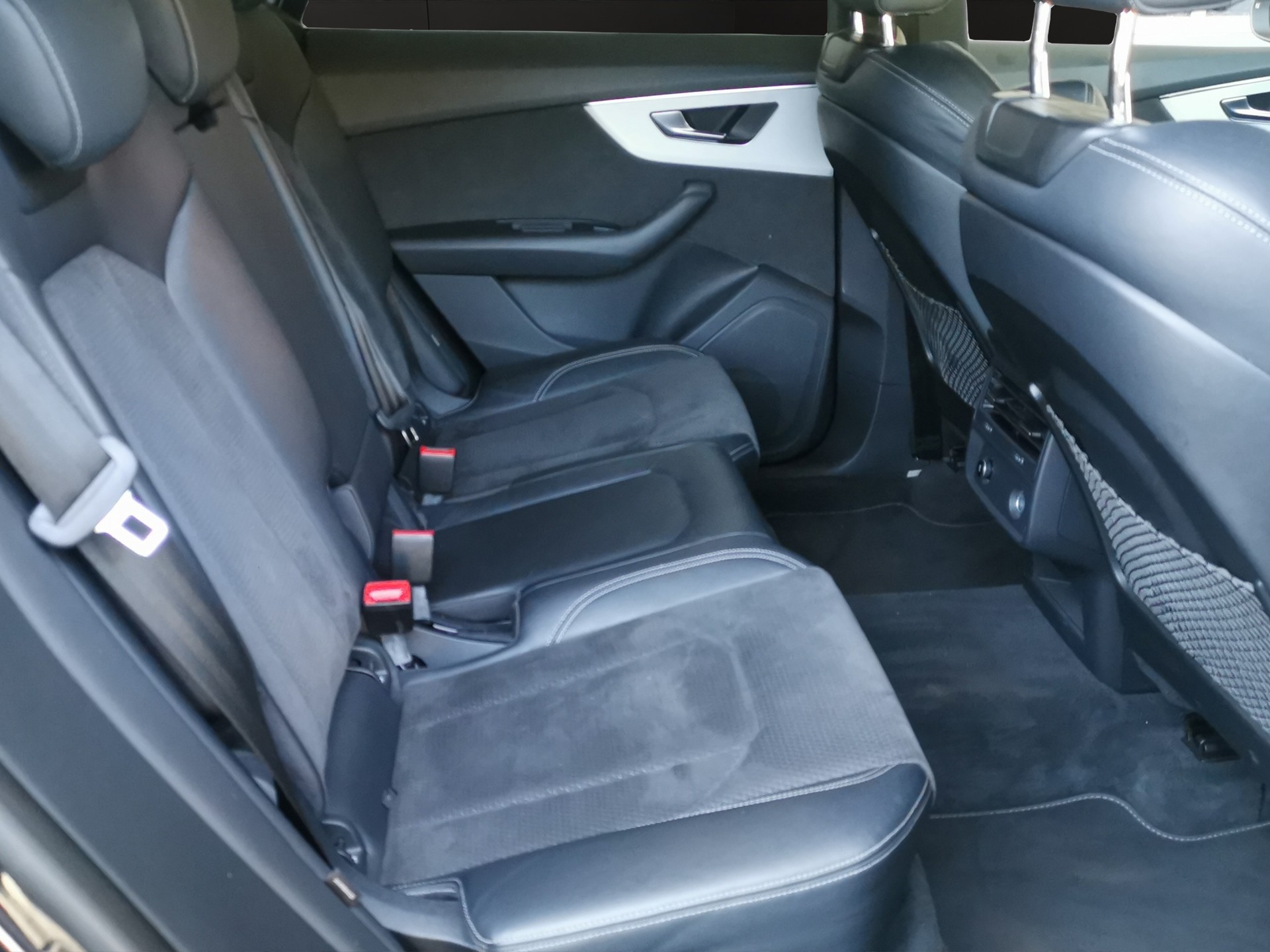 AUDI Q8 45 TDI quattro tiptronic-image-17
