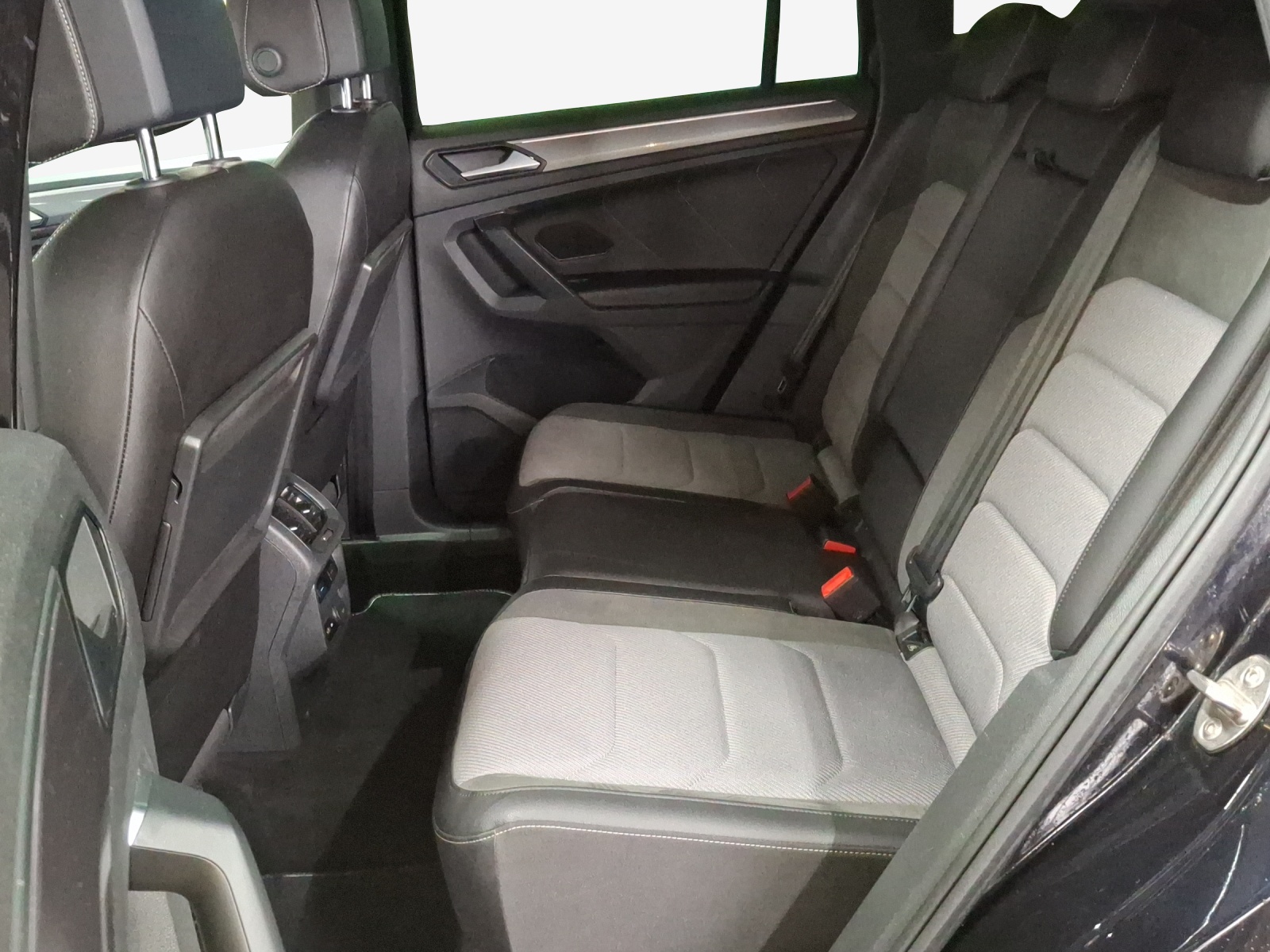 VW Tiguan 2.0TSI Highline 4Motion DSG-image-11