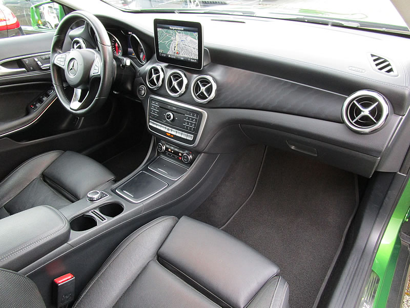 MERCEDES-BENZ GLA 220 Urban 4Matic 7G-DCT-image-13
