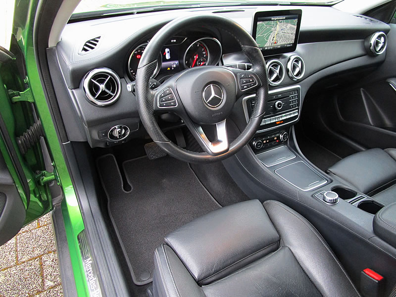 MERCEDES-BENZ GLA 220 Urban 4Matic 7G-DCT-image-15