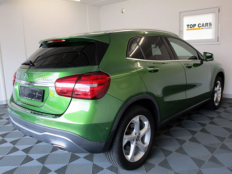 MERCEDES-BENZ GLA 220 Urban 4Matic 7G-DCT-image-4