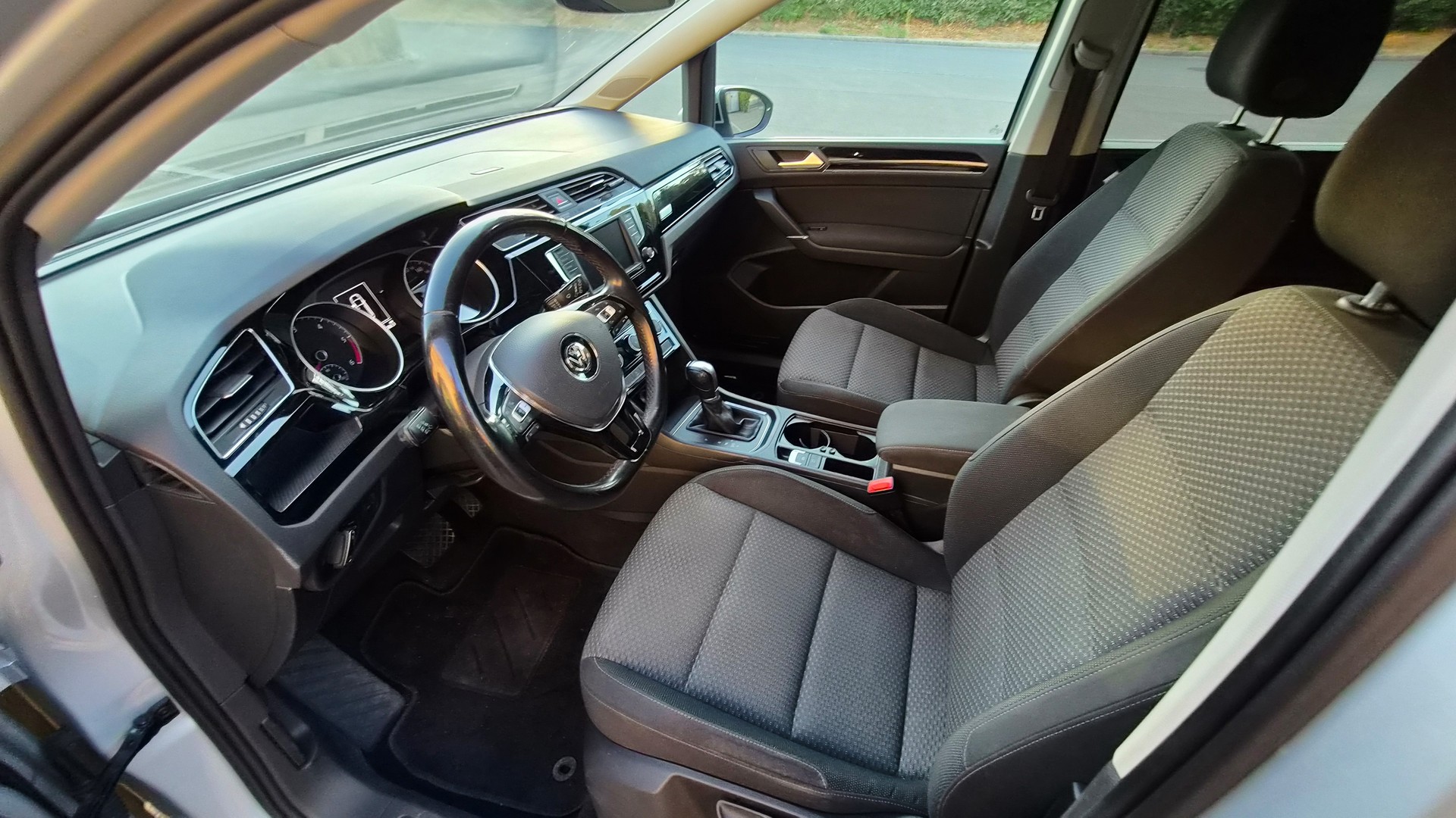 VW 1.6 TDI SCR Comfortline DSG-image-5
