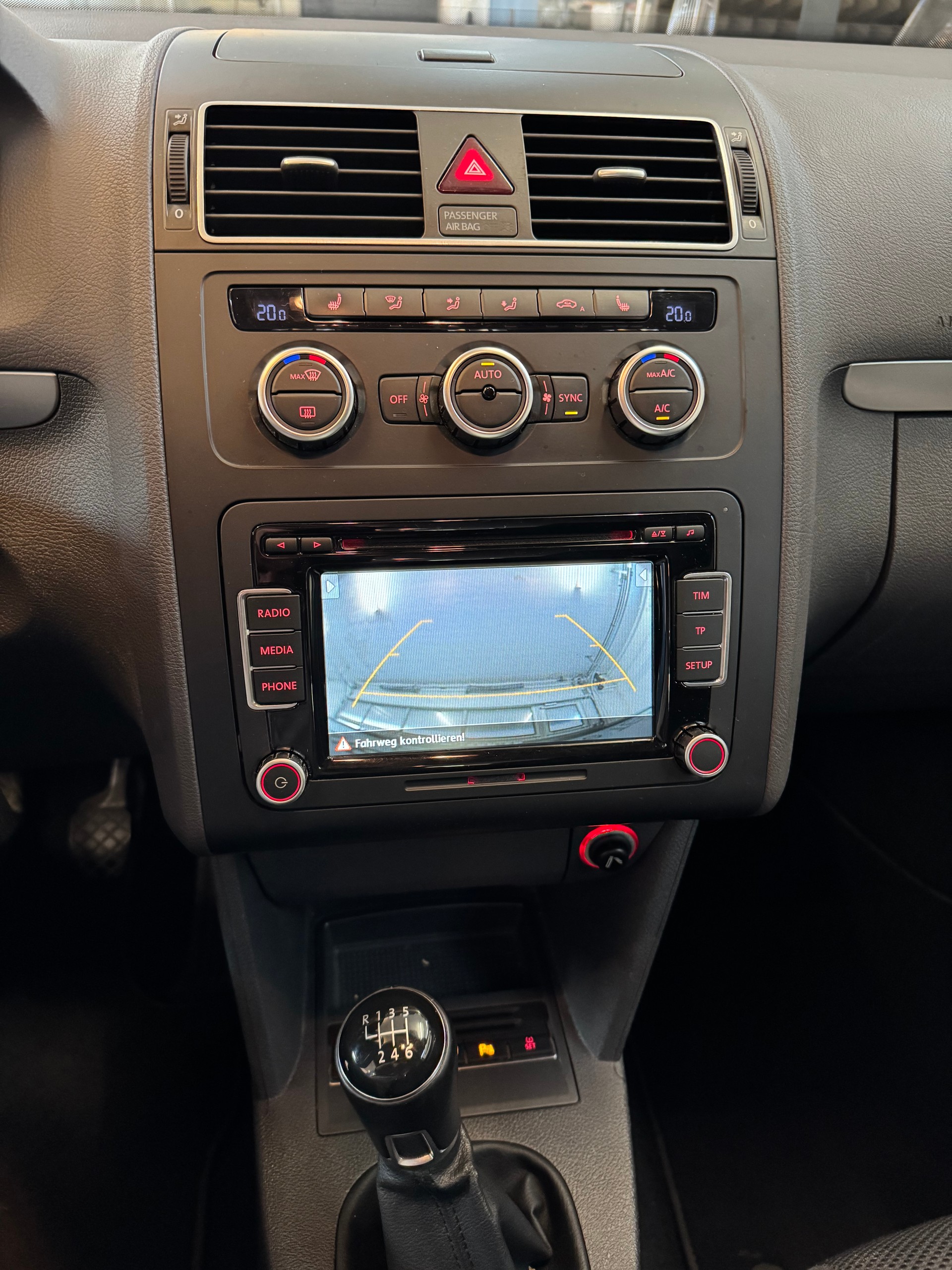 VW 1.2 TSI BlueMT Trendline-image-4