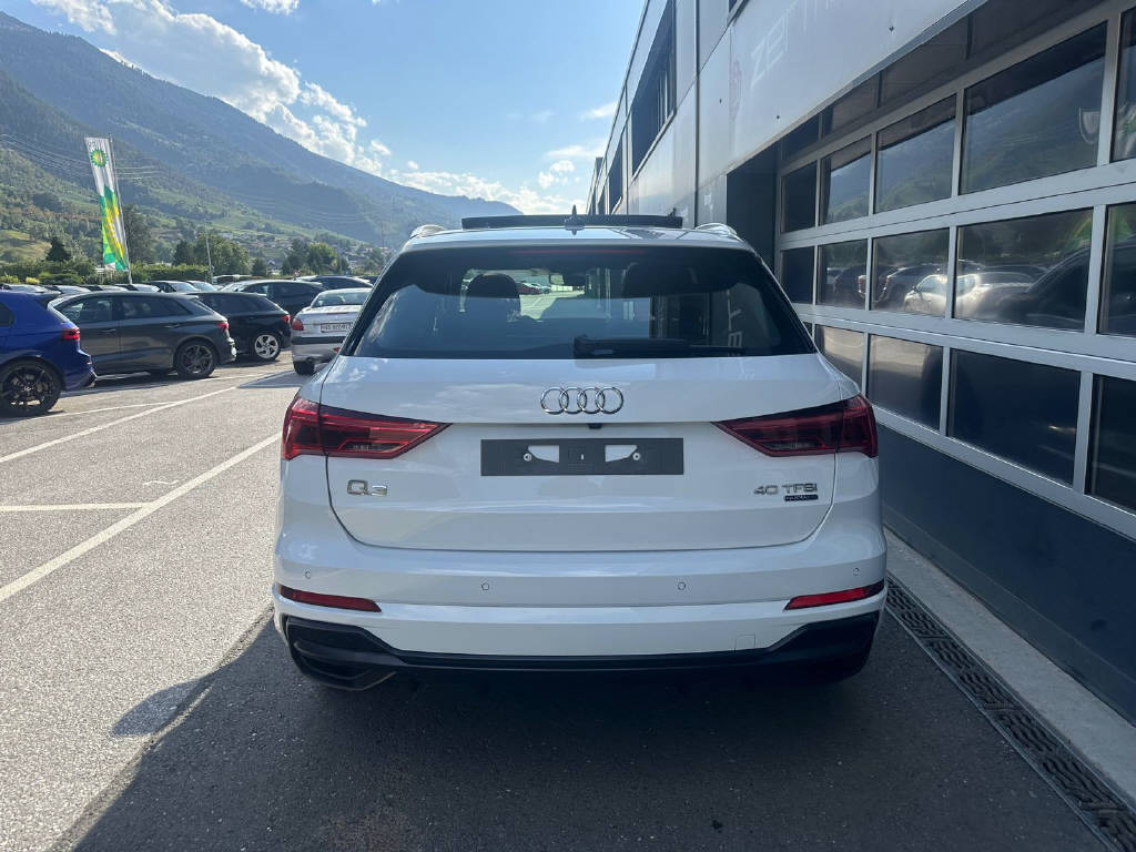 AUDI Q3 2.0 40 TFSI S line quattro S-Tronic-image-3