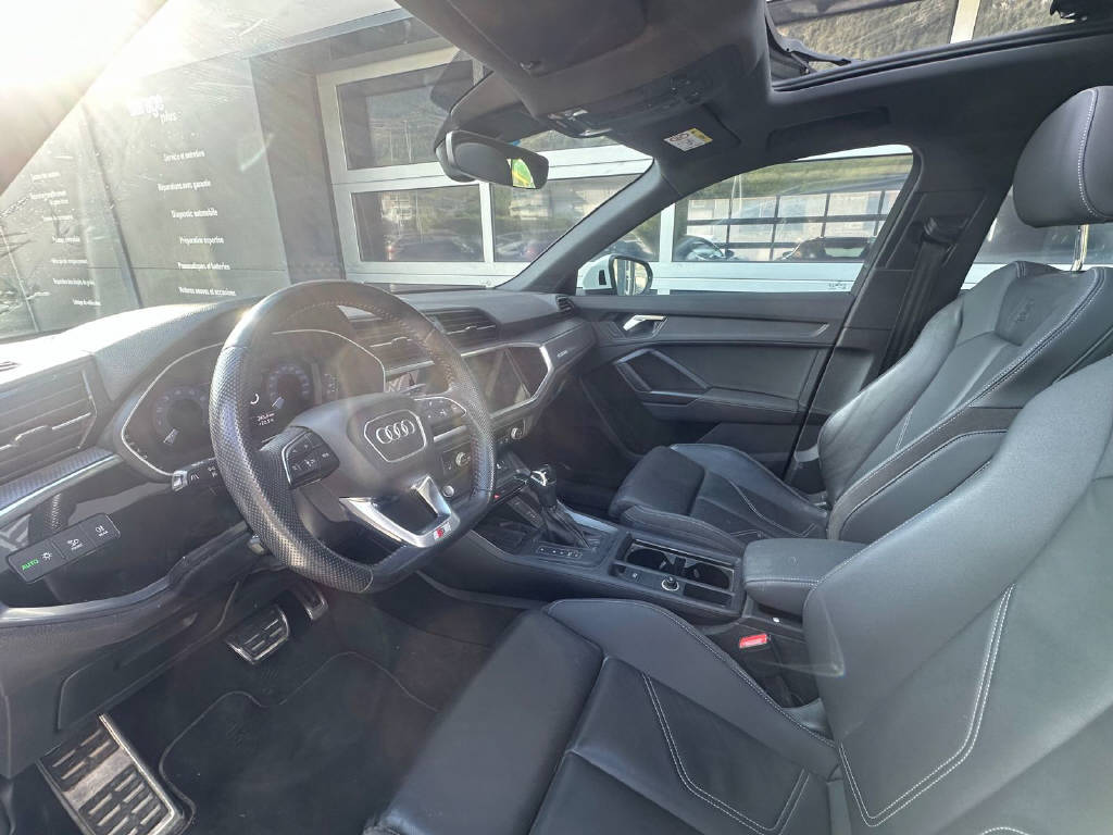 AUDI Q3 2.0 40 TFSI S line quattro S-Tronic-image-6