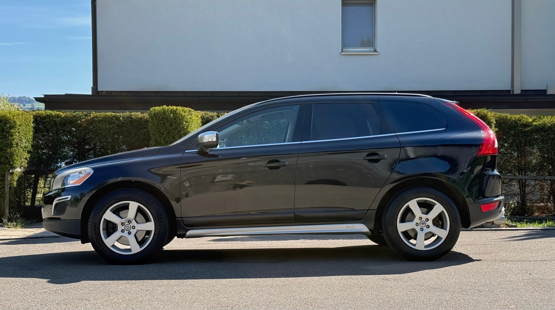 VOLVO XC60 D5 AWD R-Design Geartronic 1. Hand – Frisch ab MFK – Zahnriemen neu – R-Design – AWD – Top gepflegt-image-6