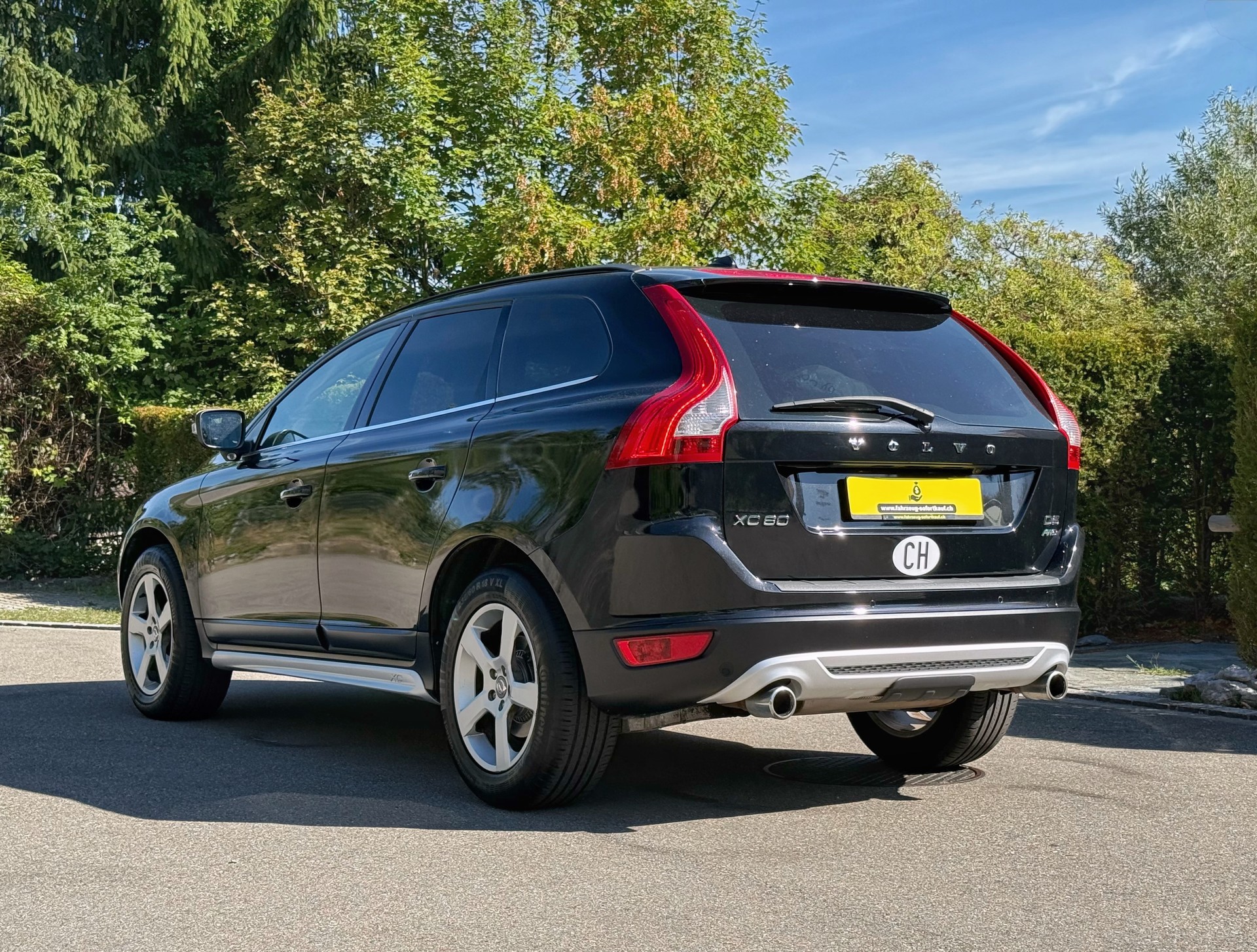 VOLVO XC60 D5 AWD R-Design Geartronic 1. Hand – Frisch ab MFK – Zahnriemen neu – R-Design – AWD – Top gepflegt-image-5