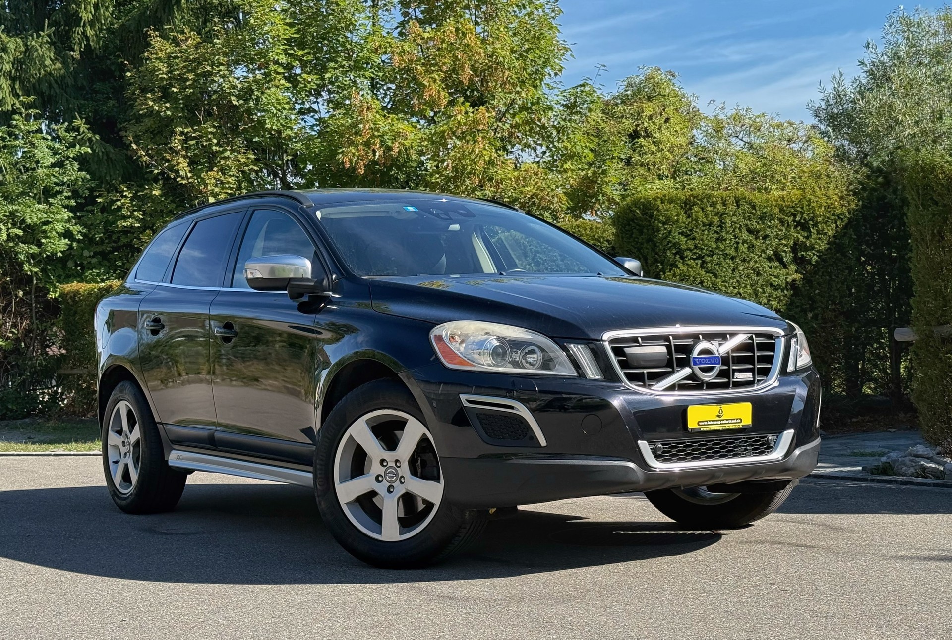VOLVO XC60 D5 AWD R-Design Geartronic 1. Hand – Frisch ab MFK – Zahnriemen neu – R-Design – AWD – Top gepflegt-image-0