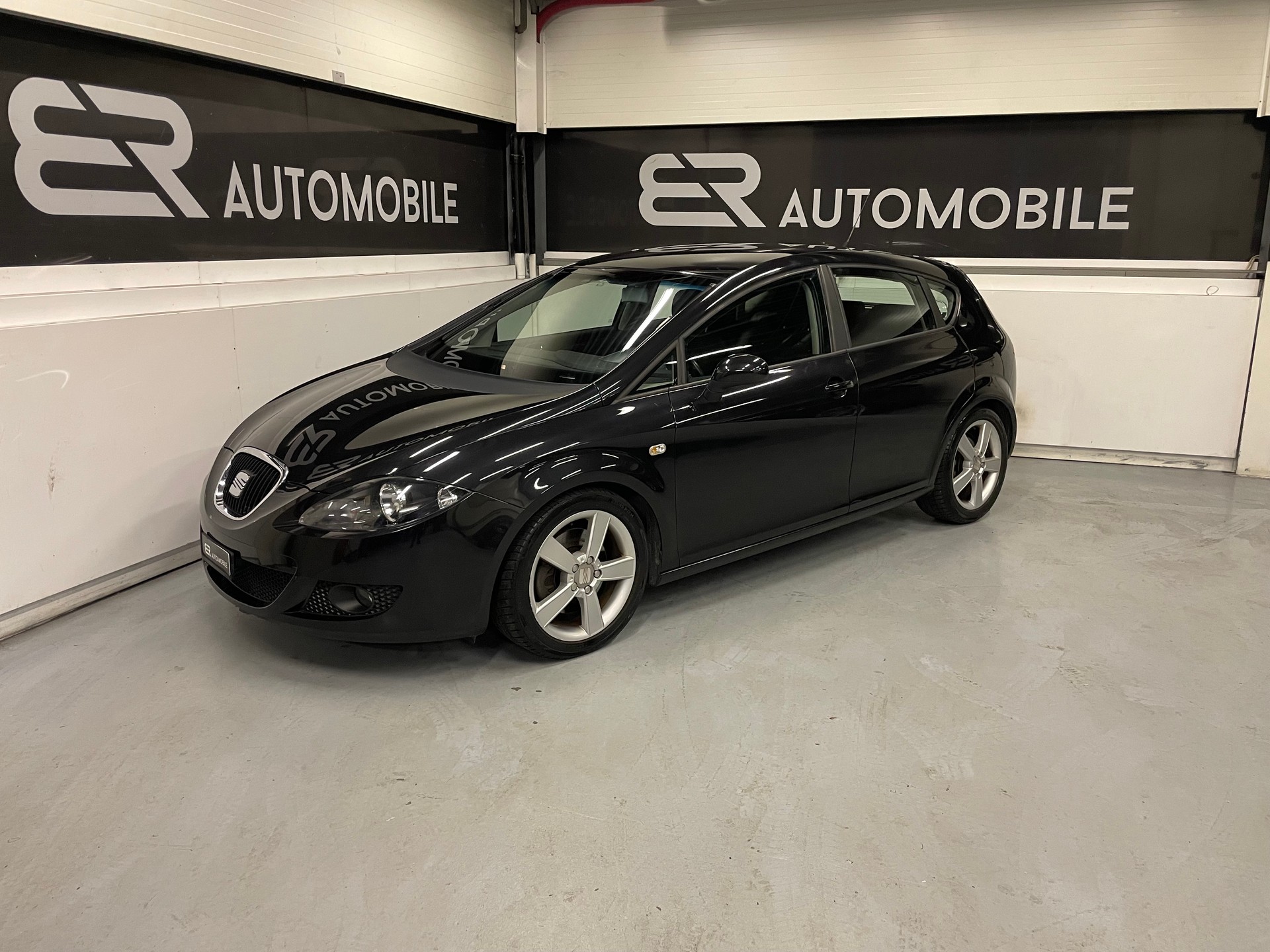 SEAT Leon 2.0 FSI T Stylance-image-0