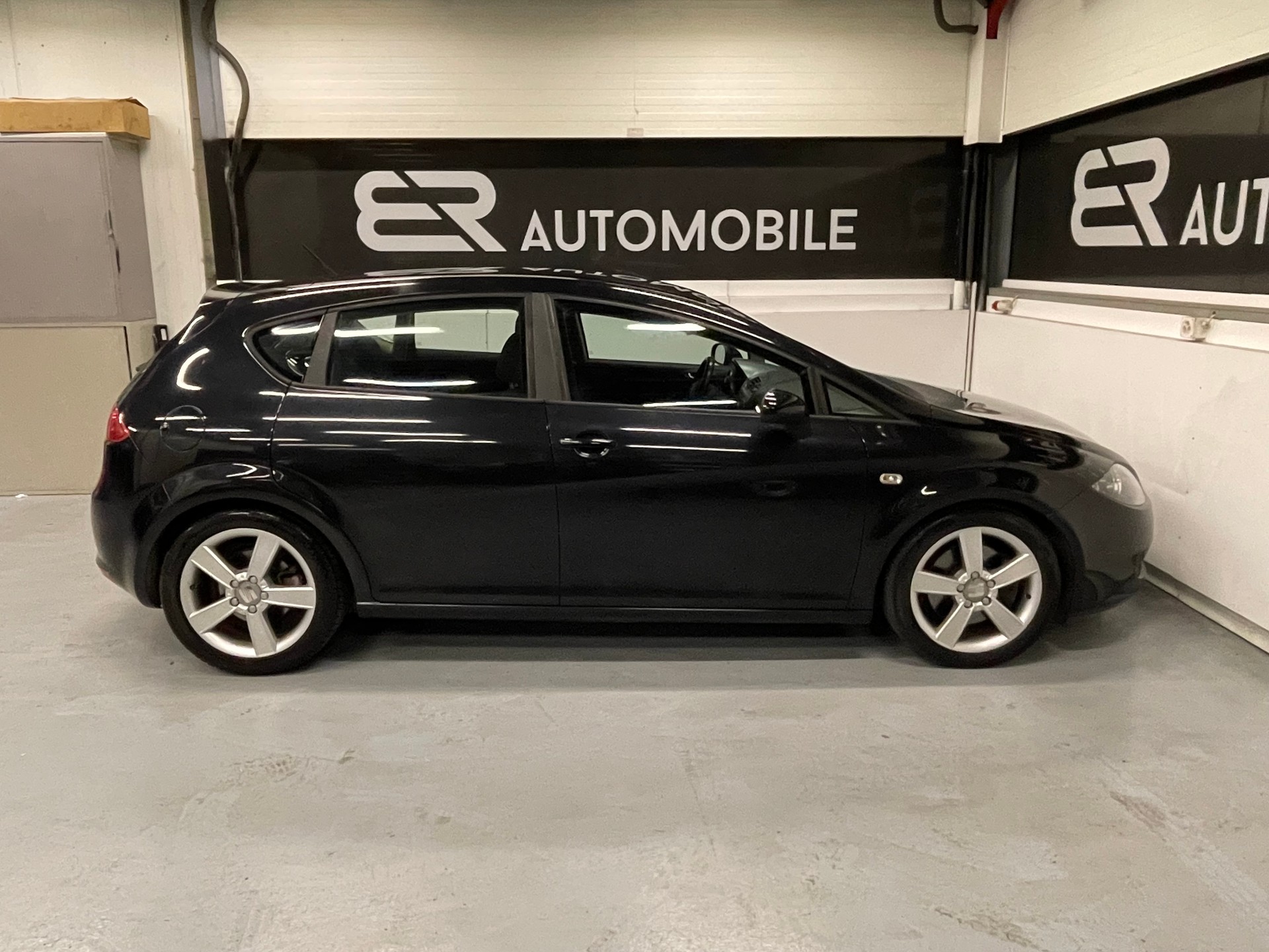 SEAT Leon 2.0 FSI T Stylance-image-7