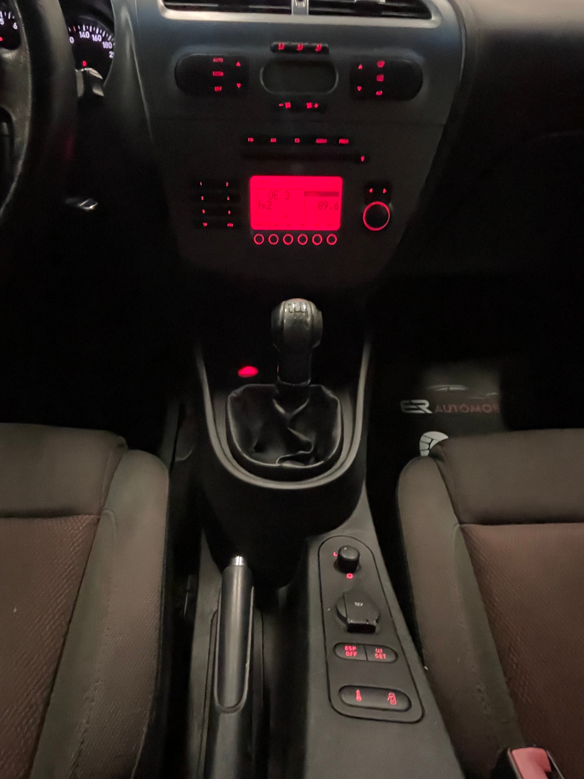 SEAT Leon 2.0 FSI T Stylance-image-15