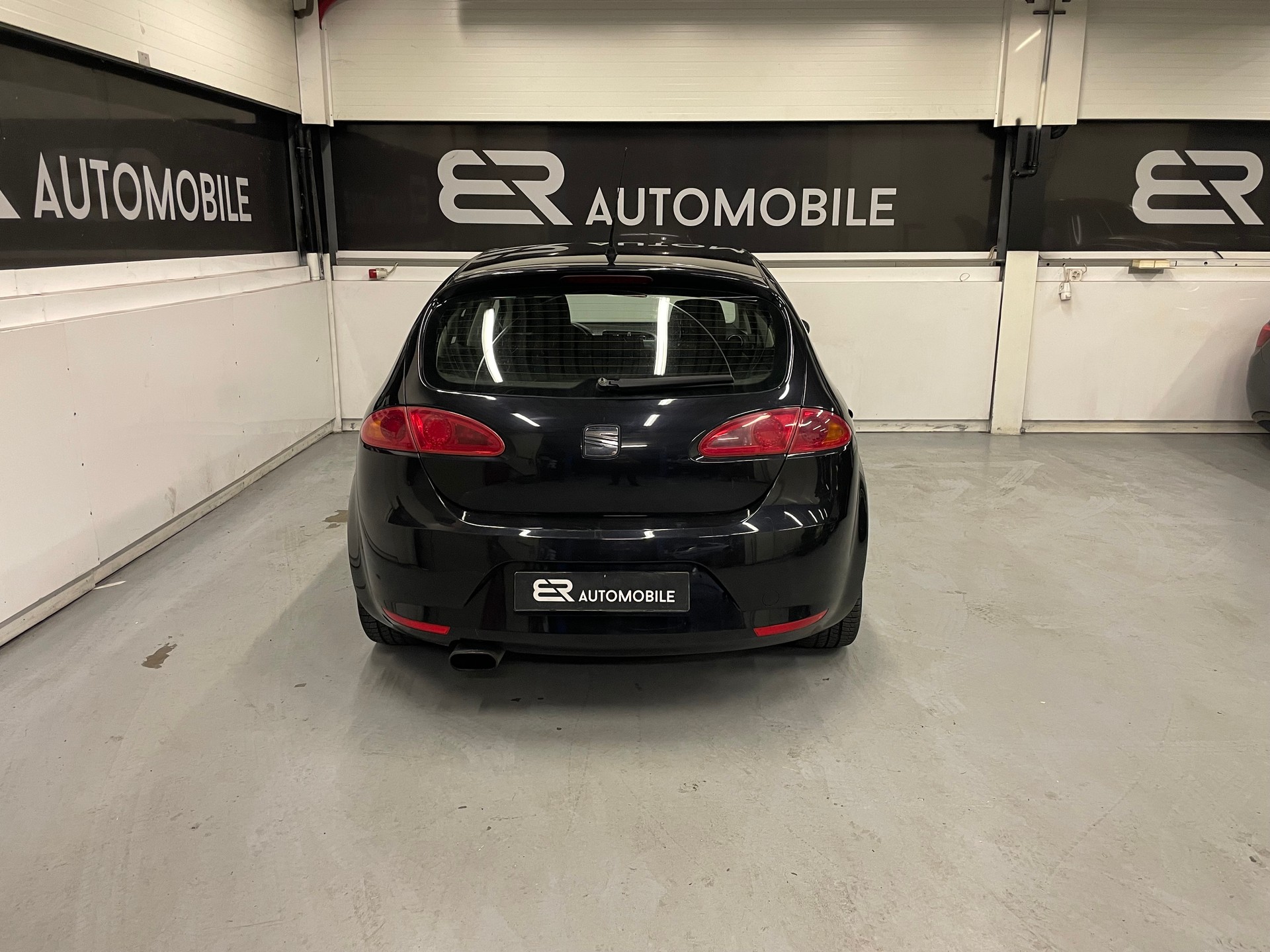 SEAT Leon 2.0 FSI T Stylance-image-3