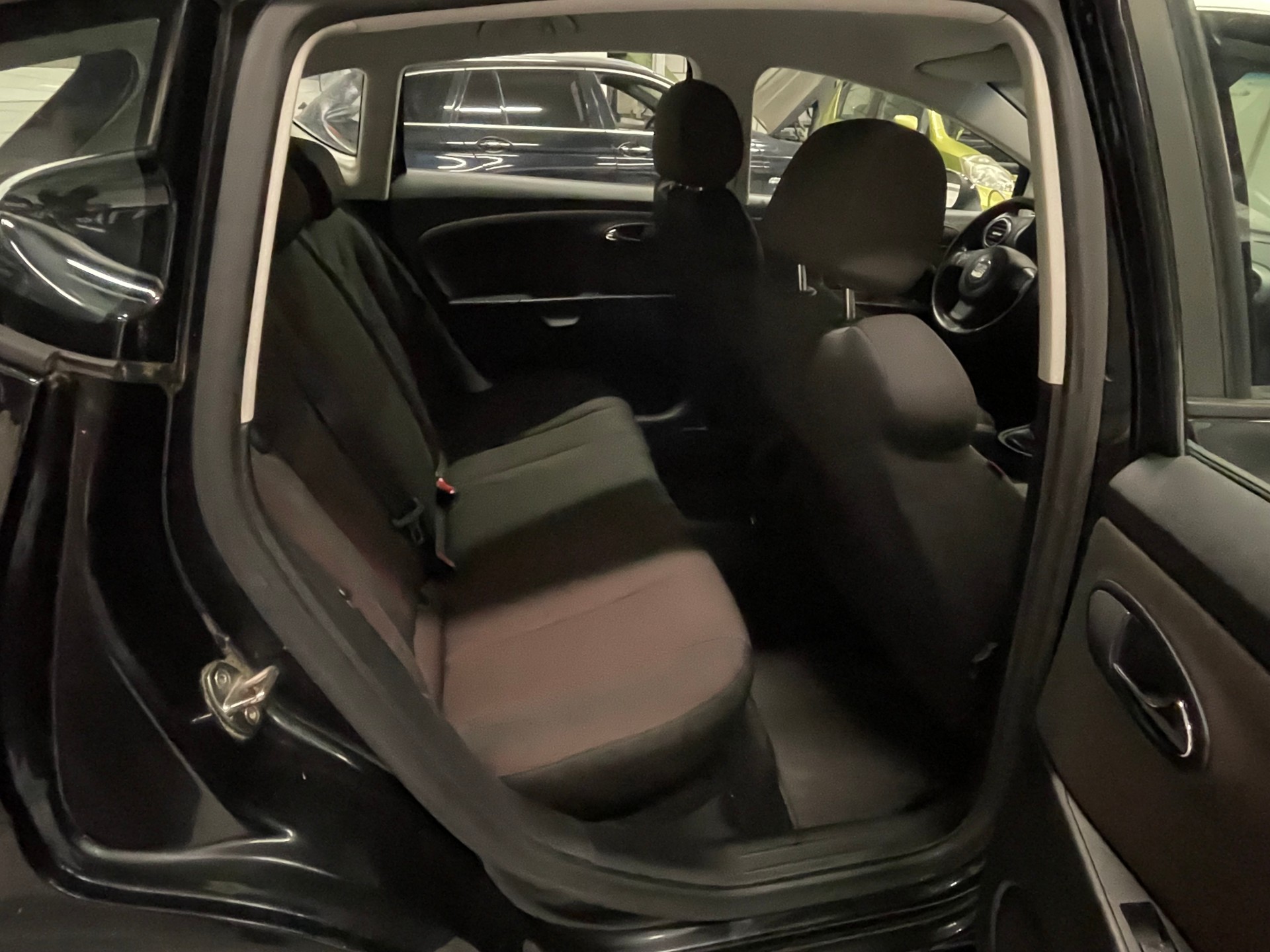 SEAT Leon 2.0 FSI T Stylance-image-13