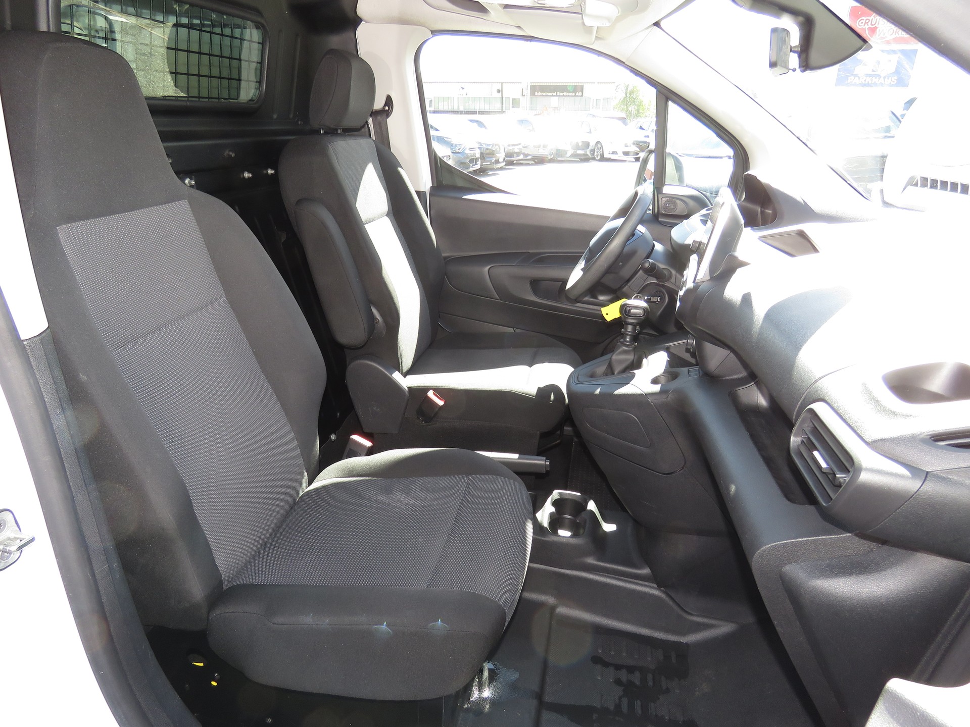 PEUGEOT Partner 1.5 Blue HDi s/s Premium 650kg-image-9